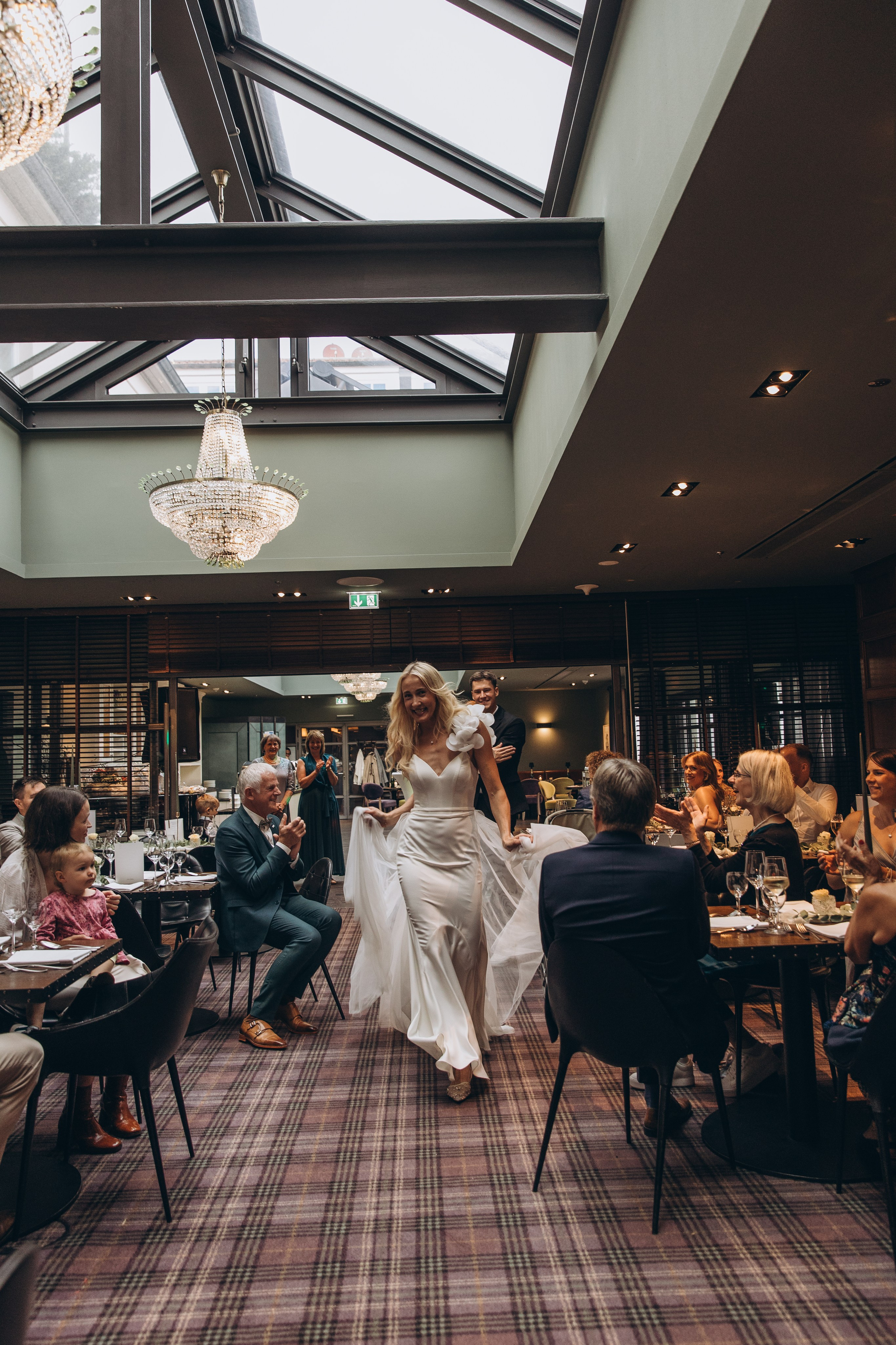 Svetlana and Yann. Hochzeitsgeschichten – Professionelle Hochzeitsfotografie & Videografie in Deutschland, Italien, Spanien und ganz Europa