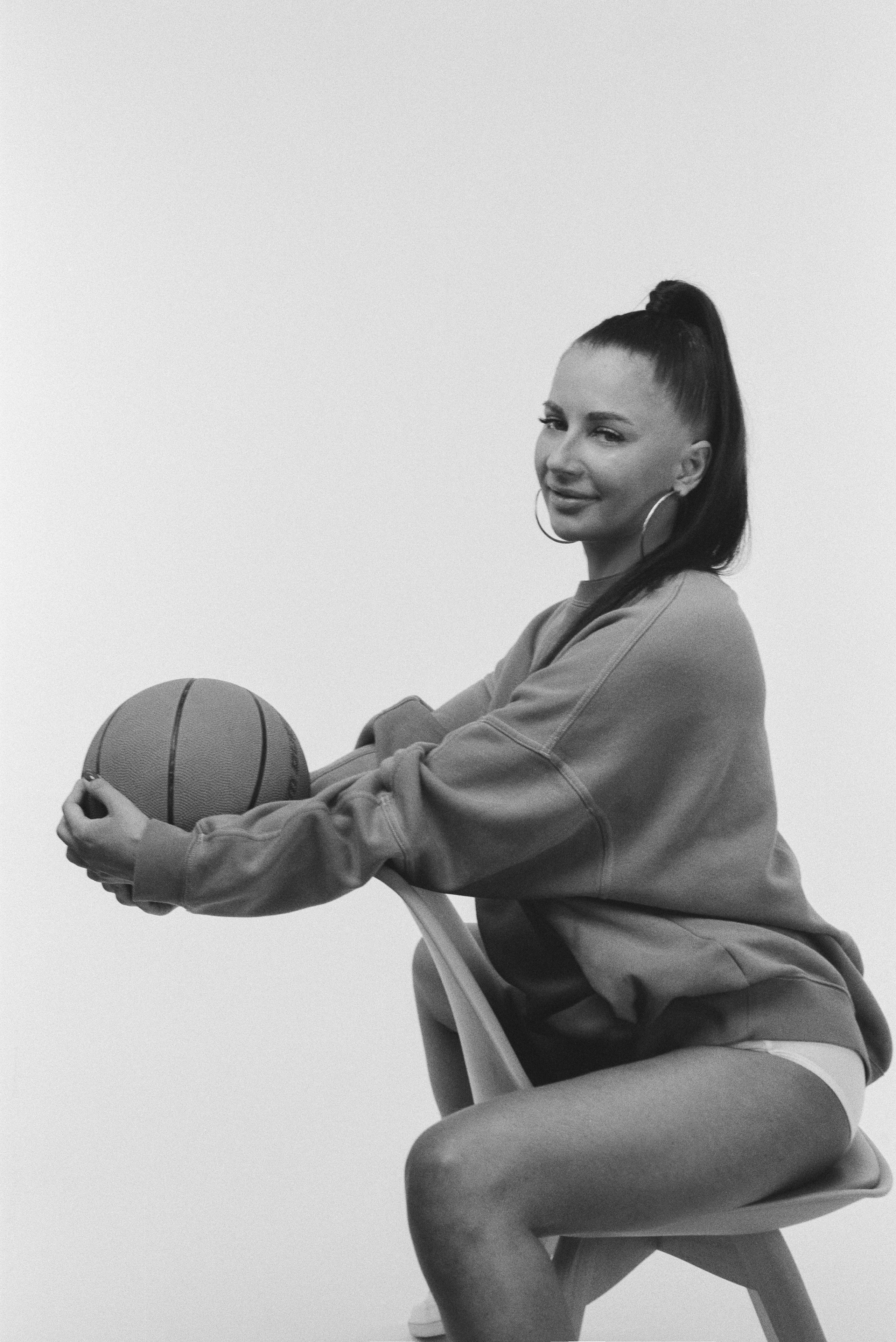 Nastya / ILFORD HP5. Portrait photographer in Madeira — Marina Shtukina