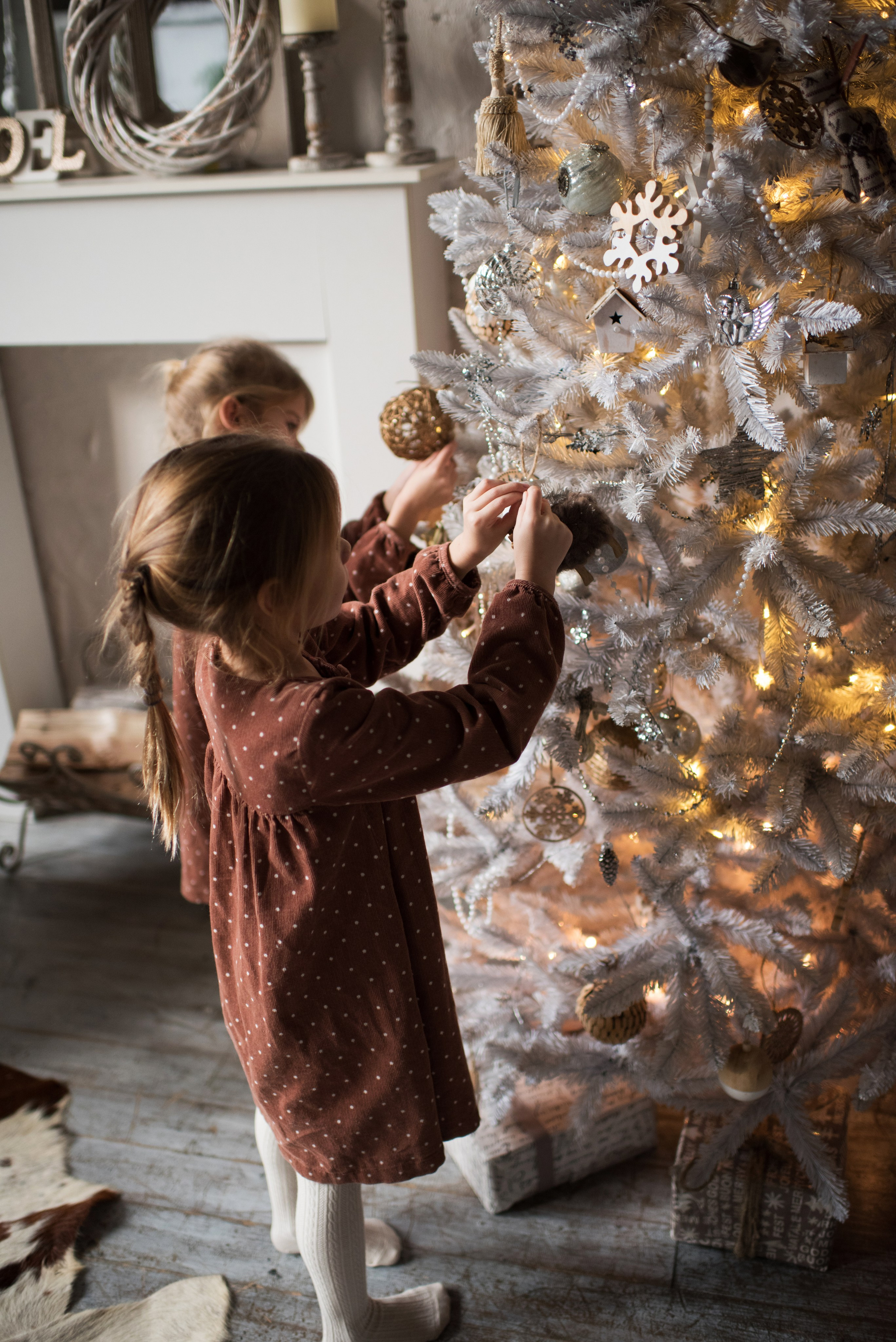 Christmas story. Newborn, pregnancy, family photographer in New Jersey