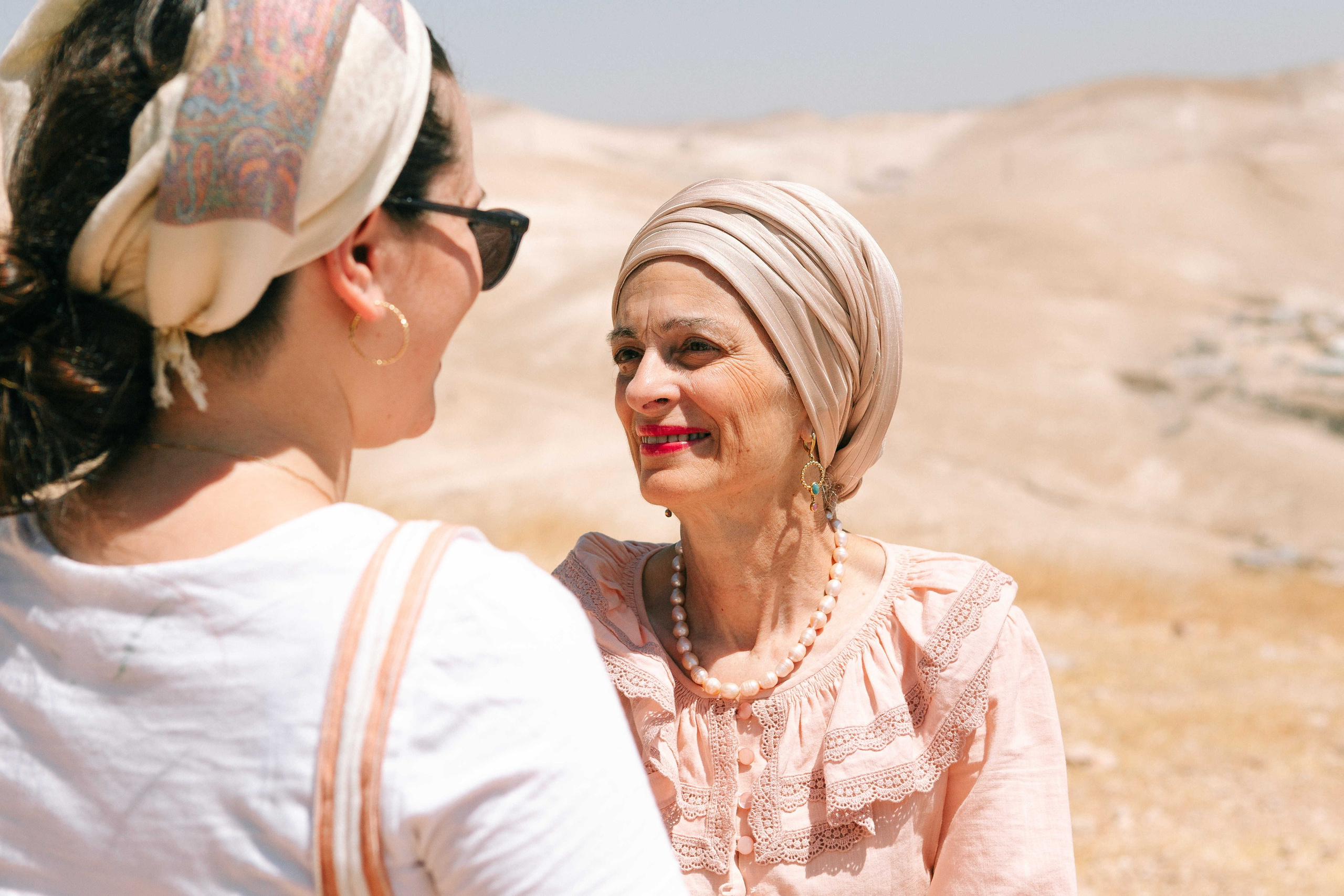 MAALE ADUMIM, HOME PHOTO SESSION + DESERT. Https://shi-photo.com/