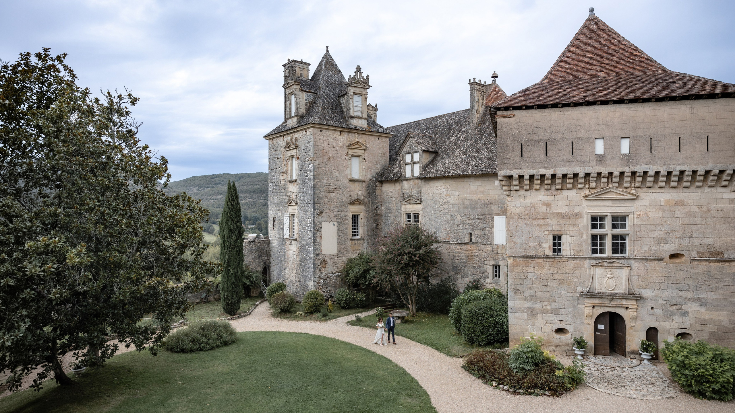 Forfait elopement en France au Château de Cénevières | Sud-Ouest. Eugénie Smirnova — Photographe à Toulouse et dans le Sud-Ouest
