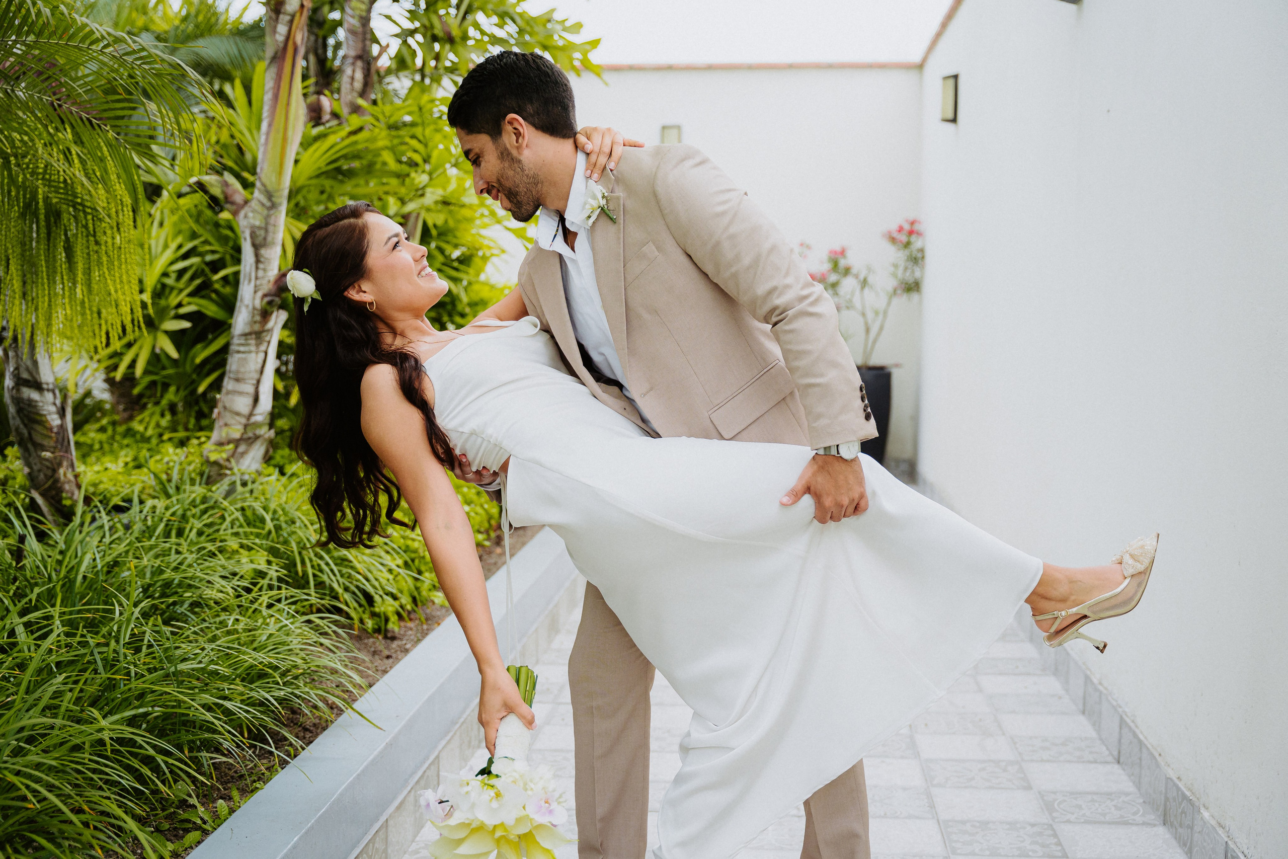 Boda civil. Fotógrafo de Bodas en Lima | Ronhy Altamirano. Fotografía narrativa y cinematográfica para bodas, quinceañeras y eventos exclusivos