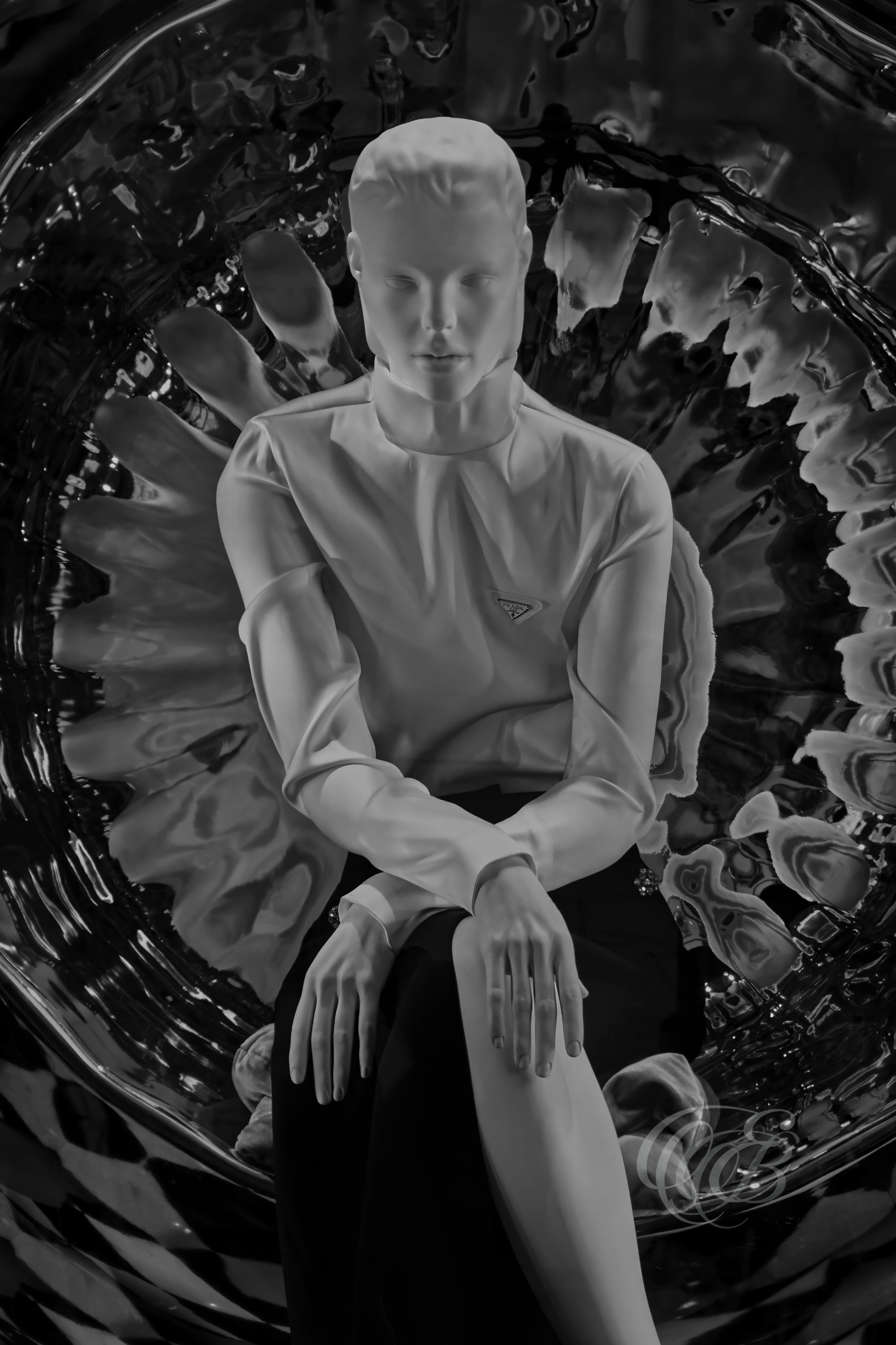 ITALY – FLORENCE — Prada Boutique Window Mannequin Display Black and White — Interior retail window of Prada in Florence featuring mannequin display, fashion installation design, glass reflections, and minimalist composition in monochrome tones, Florence, Italy — Eduardo Bartoli Photography.