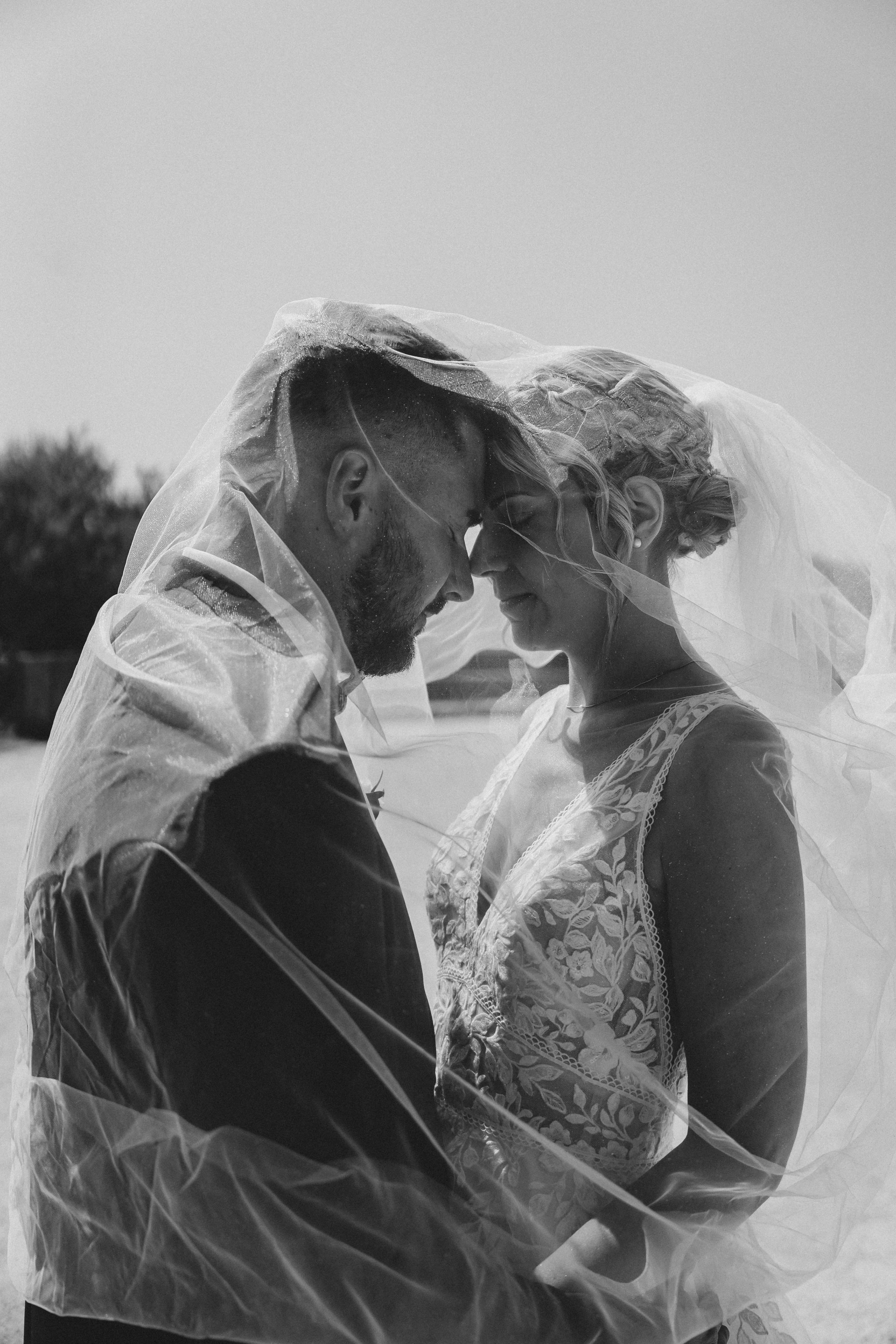 Océane & Pierre. Weeding photographer / event / portrait