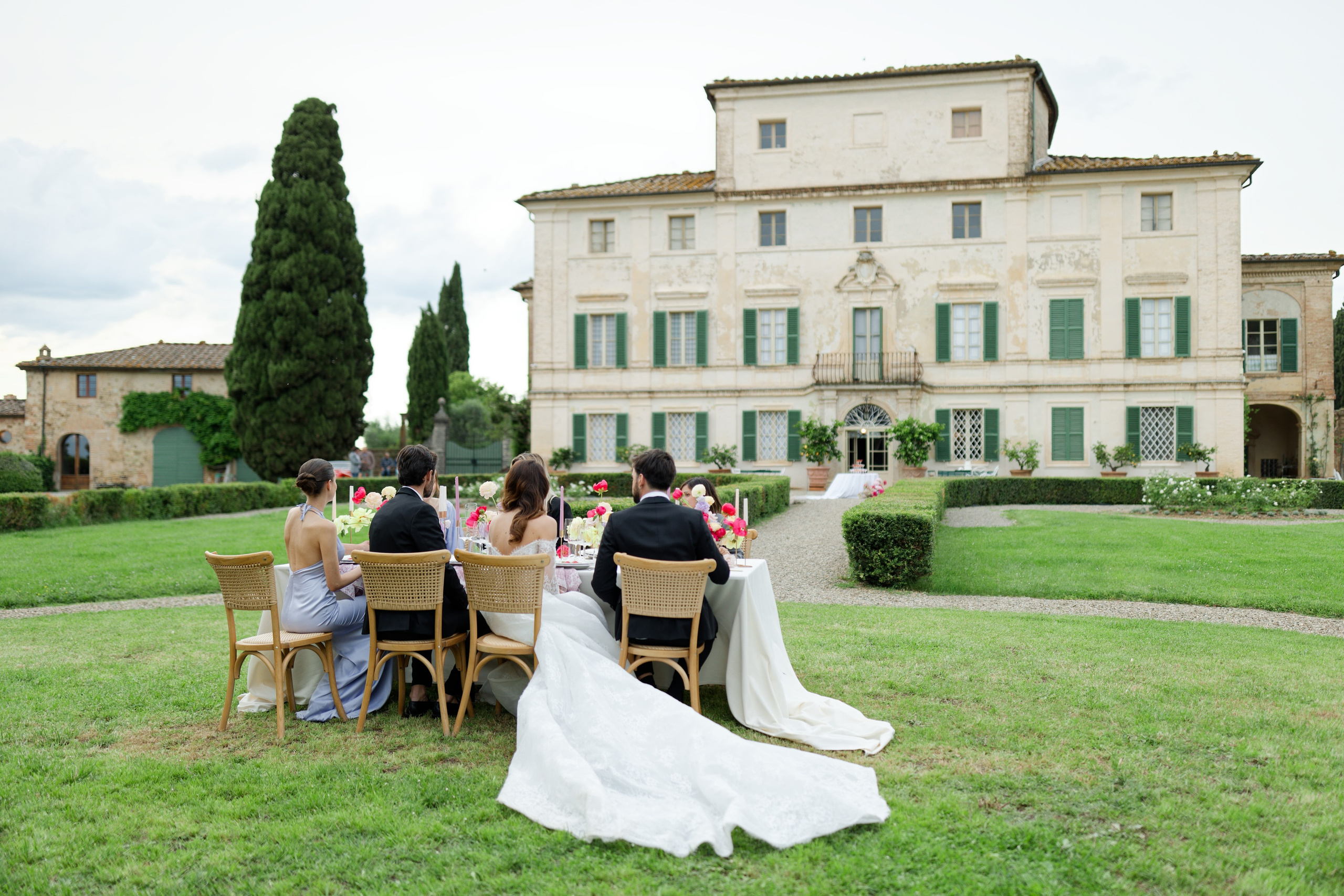 Wedding editorial at Villa di Geggiano, Tuscany, Italy