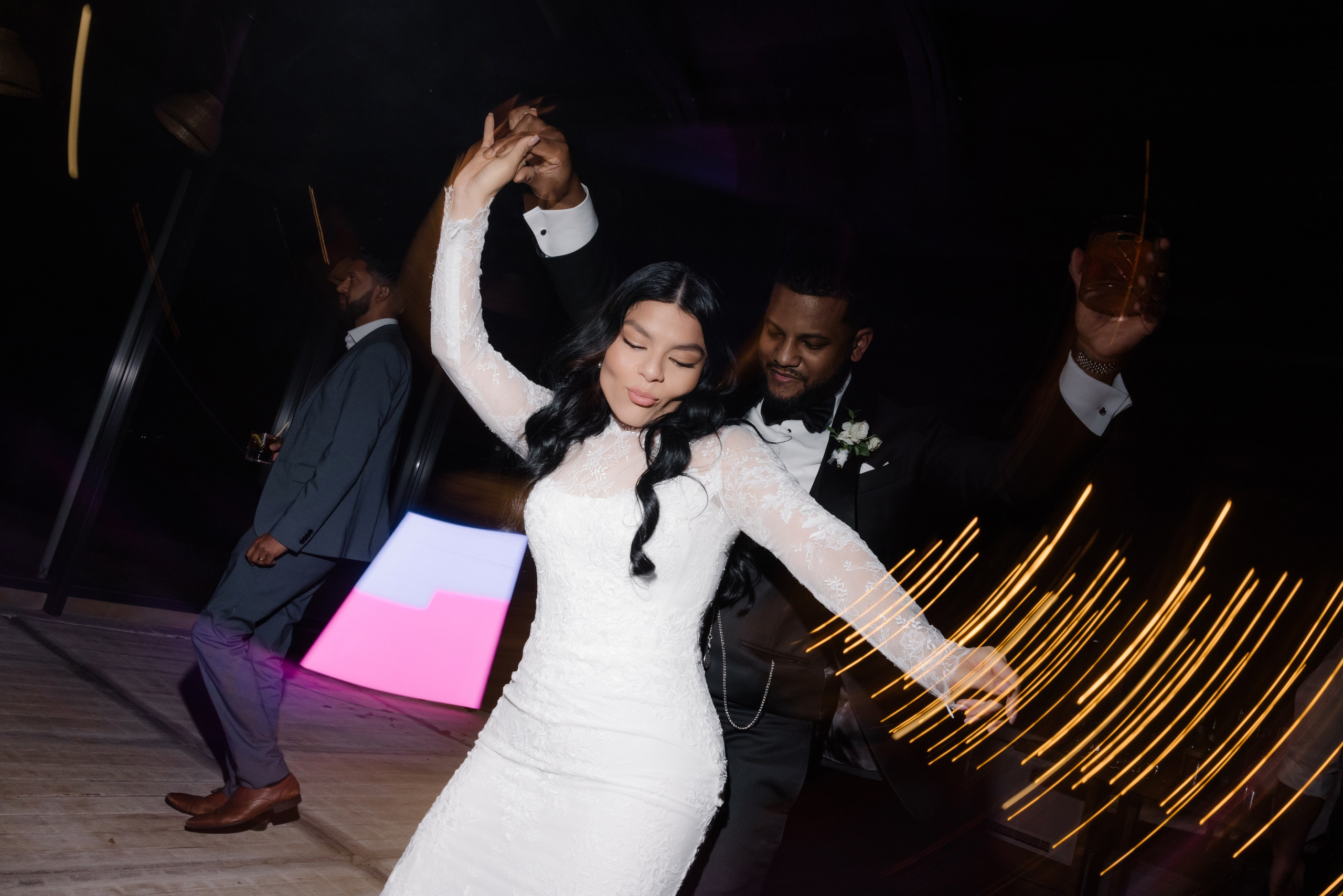 Mitcell&Melanie digital. Wedding photographer Italy