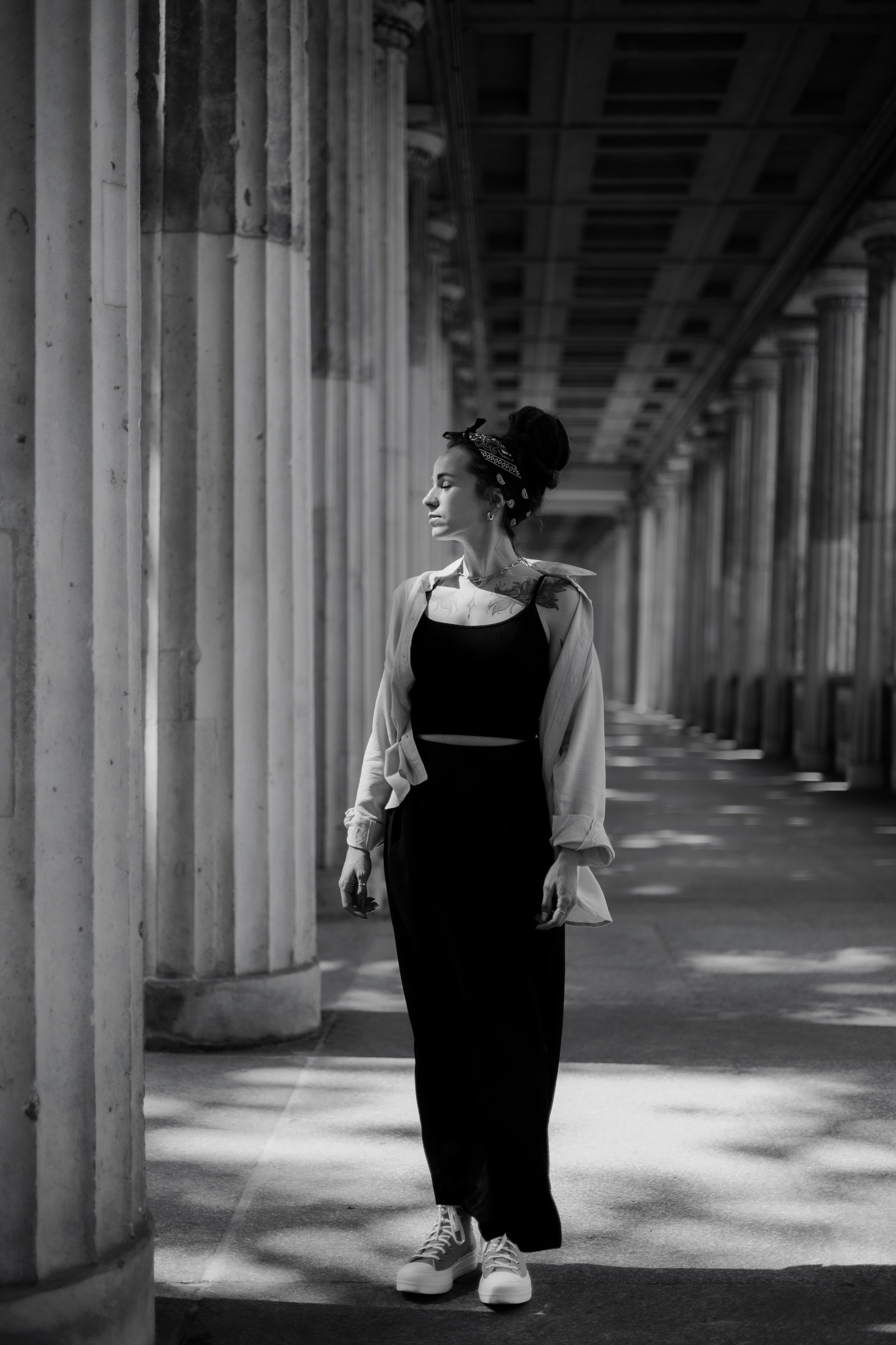 Black&White Street Portrait in Berlin. Woman with Tattoos&Dreadlocks. Authentic Photography by Kristina Kozheltsova. Kristina Kozheltsova- Soulful Portrait&Lifestyle&Love Story Photographer in Leipzig, Germany