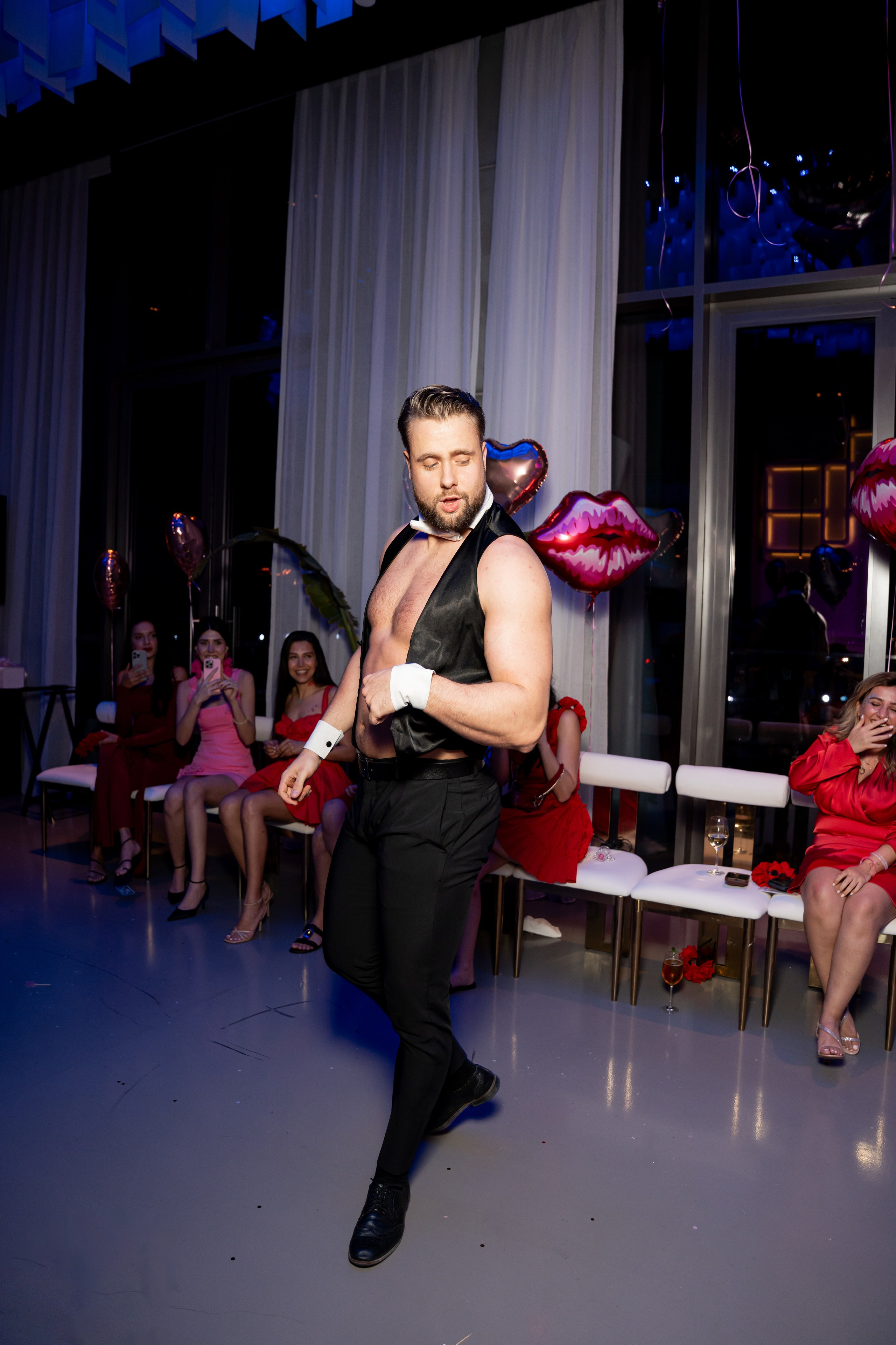 EVENT. Photo and video production. Editing & retouching services. Training