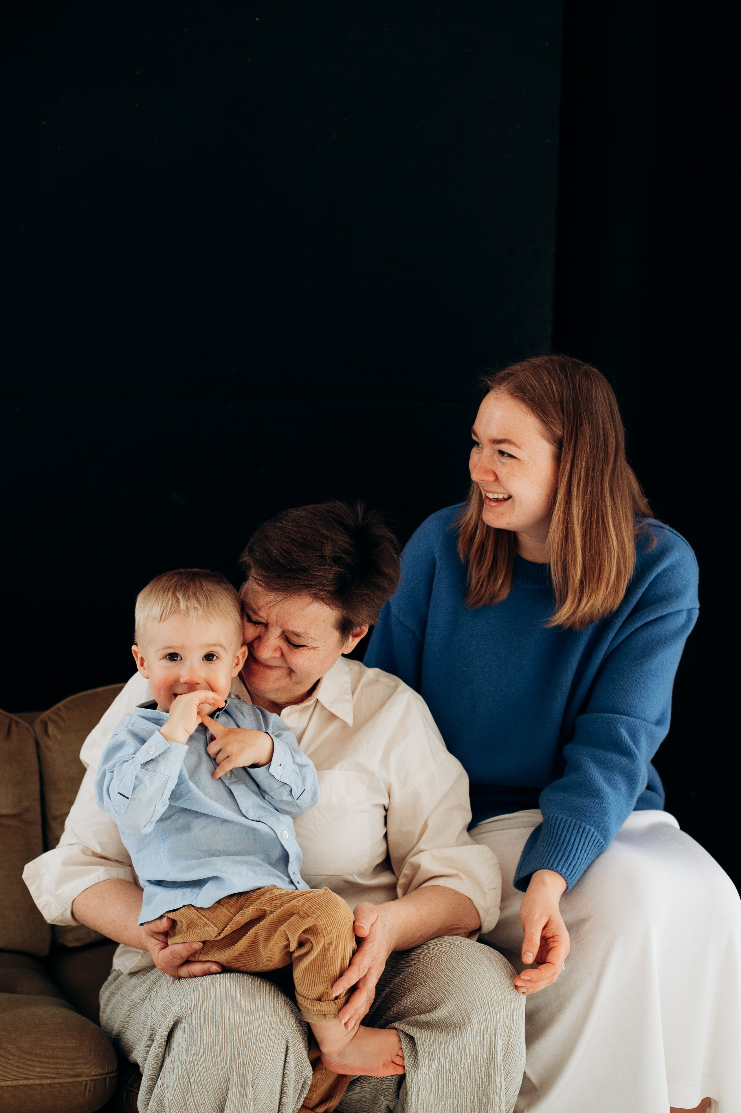 Аня, Ира и Миша. Главная