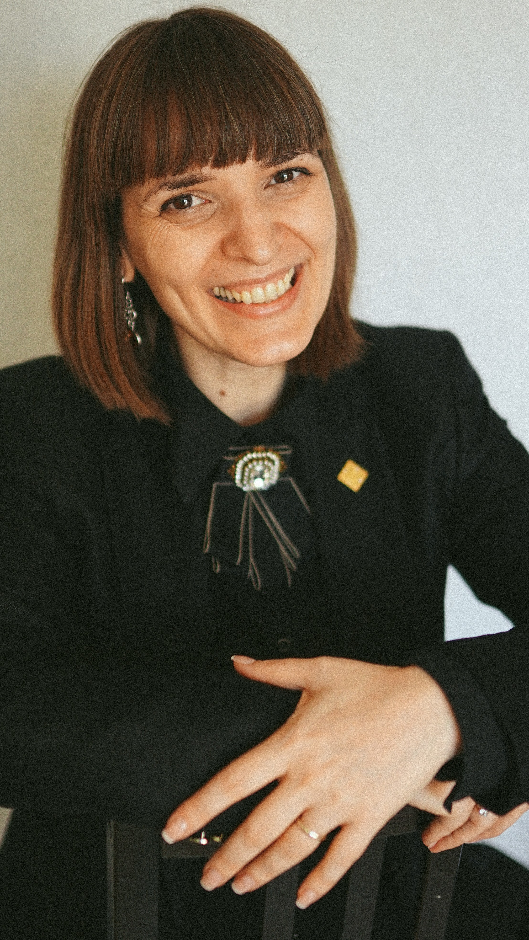 Fotografie de Portret Brașov | Artist Mădălina Beda. Madalina Beda- Artist vizual, fotograf, doula la nastere, consultant babywearing Brasov si in toata tara