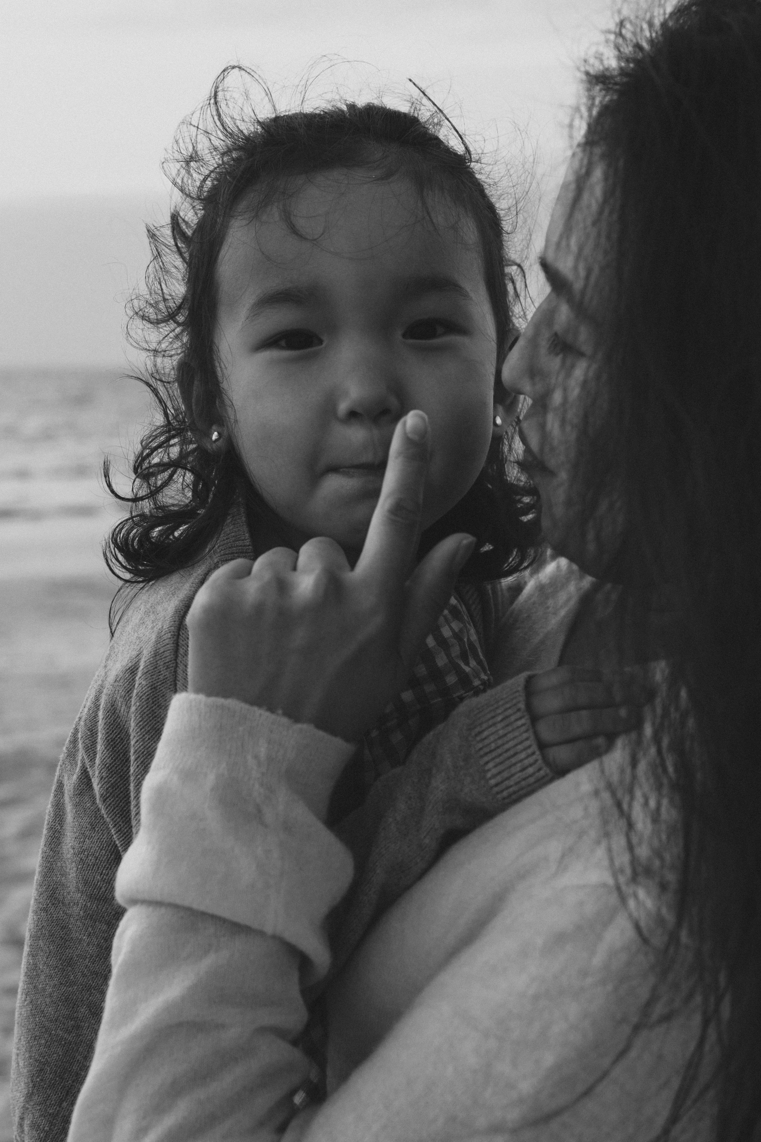 Mother’s love. Фотограф родов, семей и новорожденных малышей в Дубае