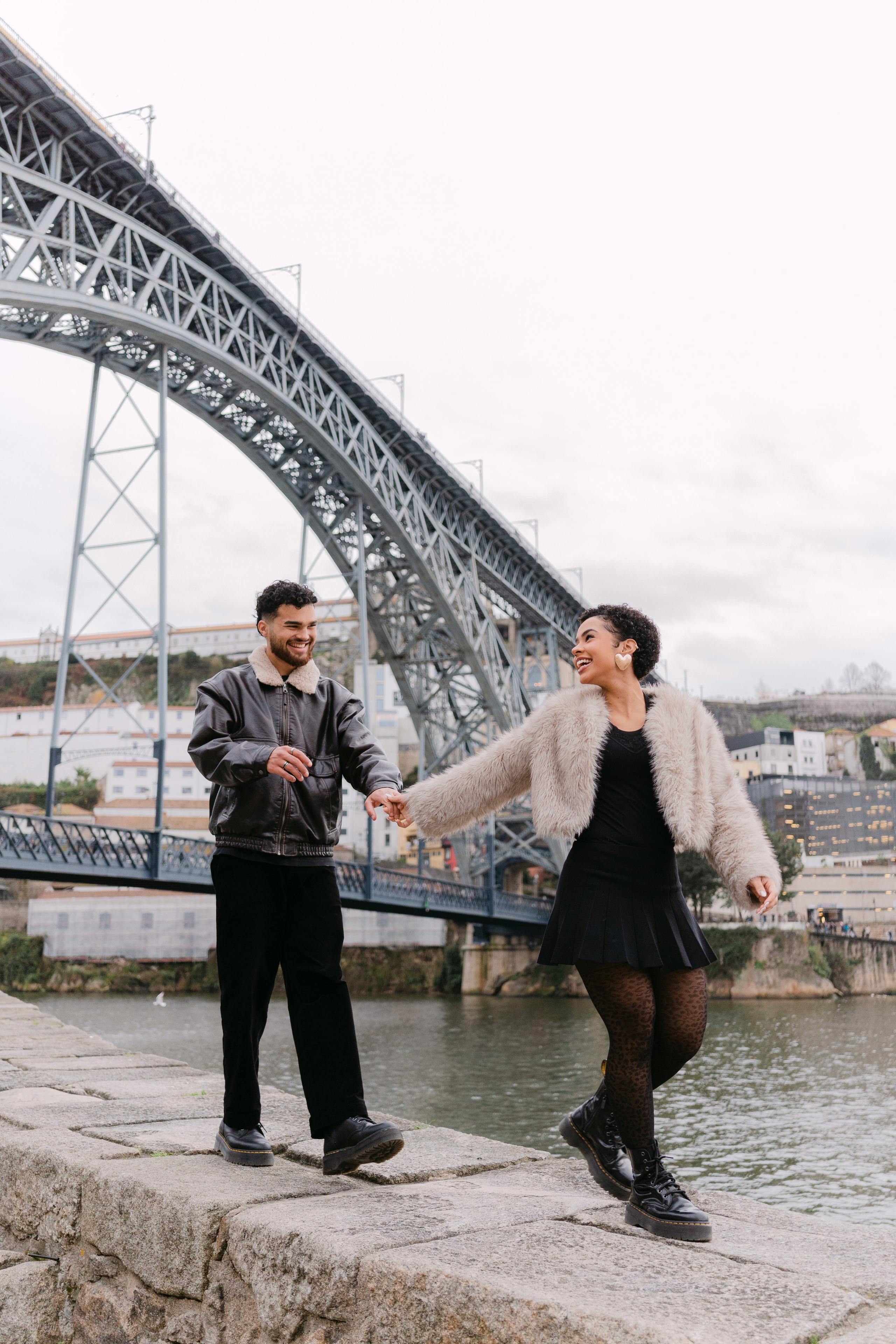 Emily e Mikael. Davi Valente