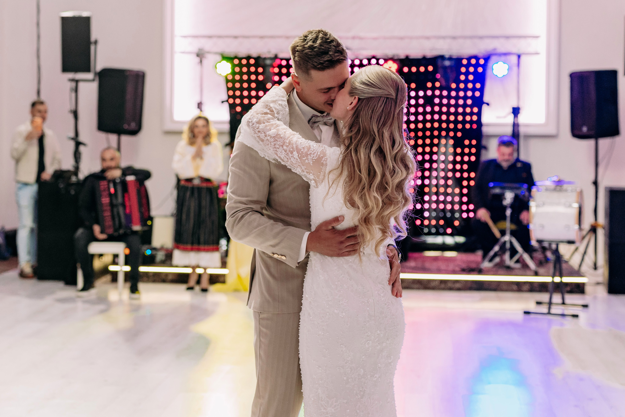 Nuntă Cristina & Alex. Photographer Miruna Buculei
