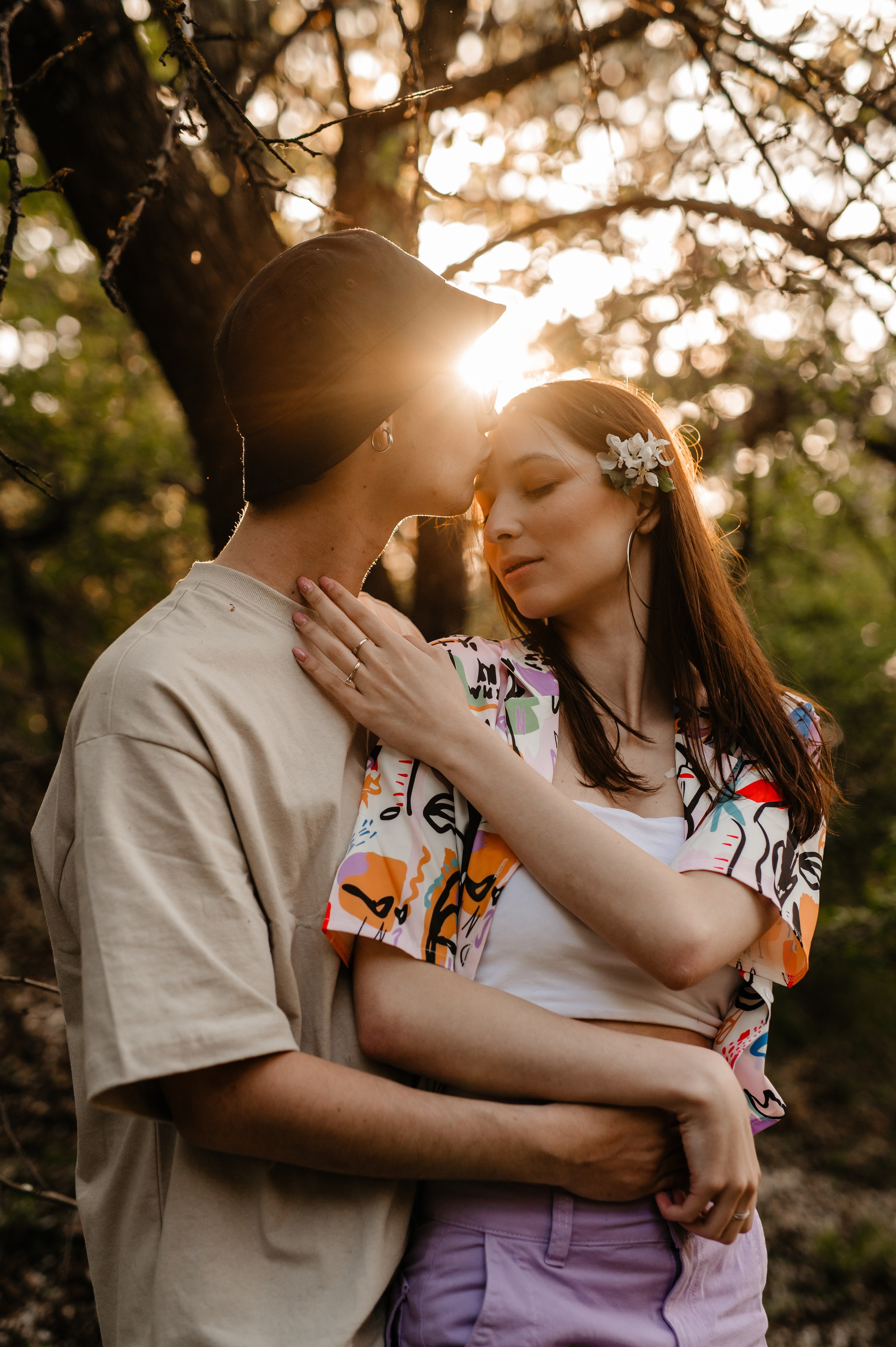 Sedinta foto la apus de primavara, copaci infloriti primavara. Proud Vision Weddings | Wedding Photography & Film — Servicii profesionale Foto Video Nunta Iasi