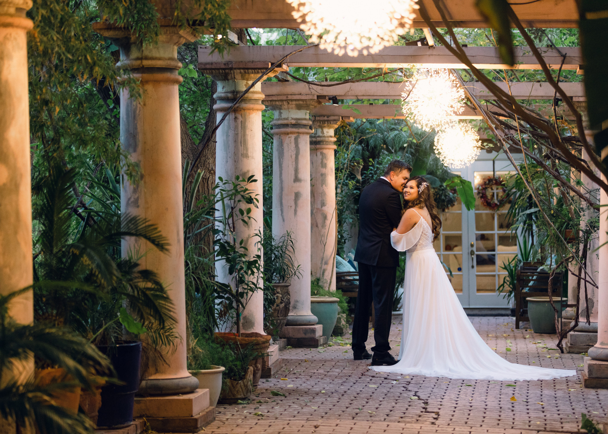 Roman & Lina. Anastasia Post: Wedding and Editorial Photography