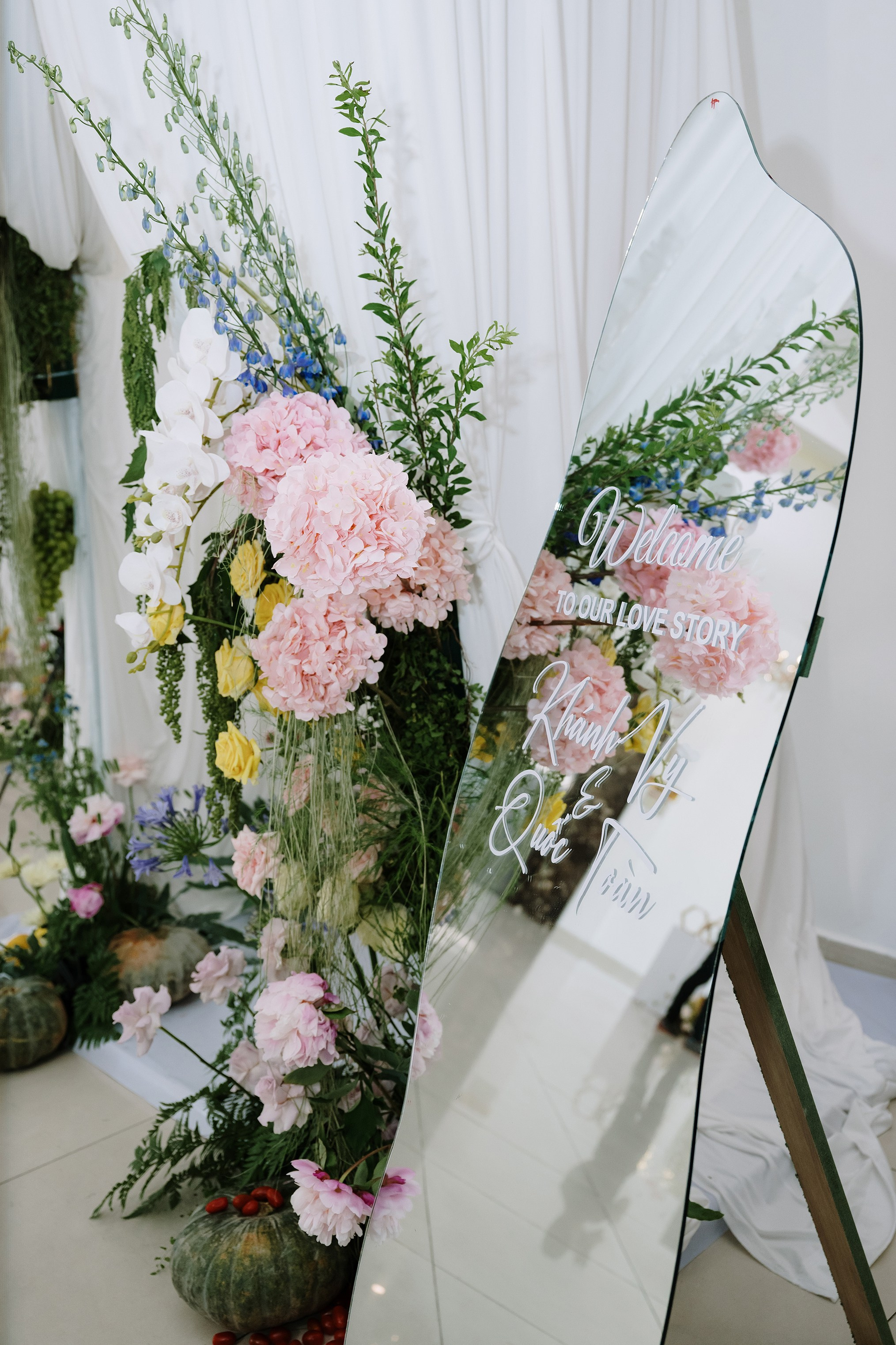 TOAN & VY / Wedding Journalism. Saigon Wedding Present | Art Beyond Moments