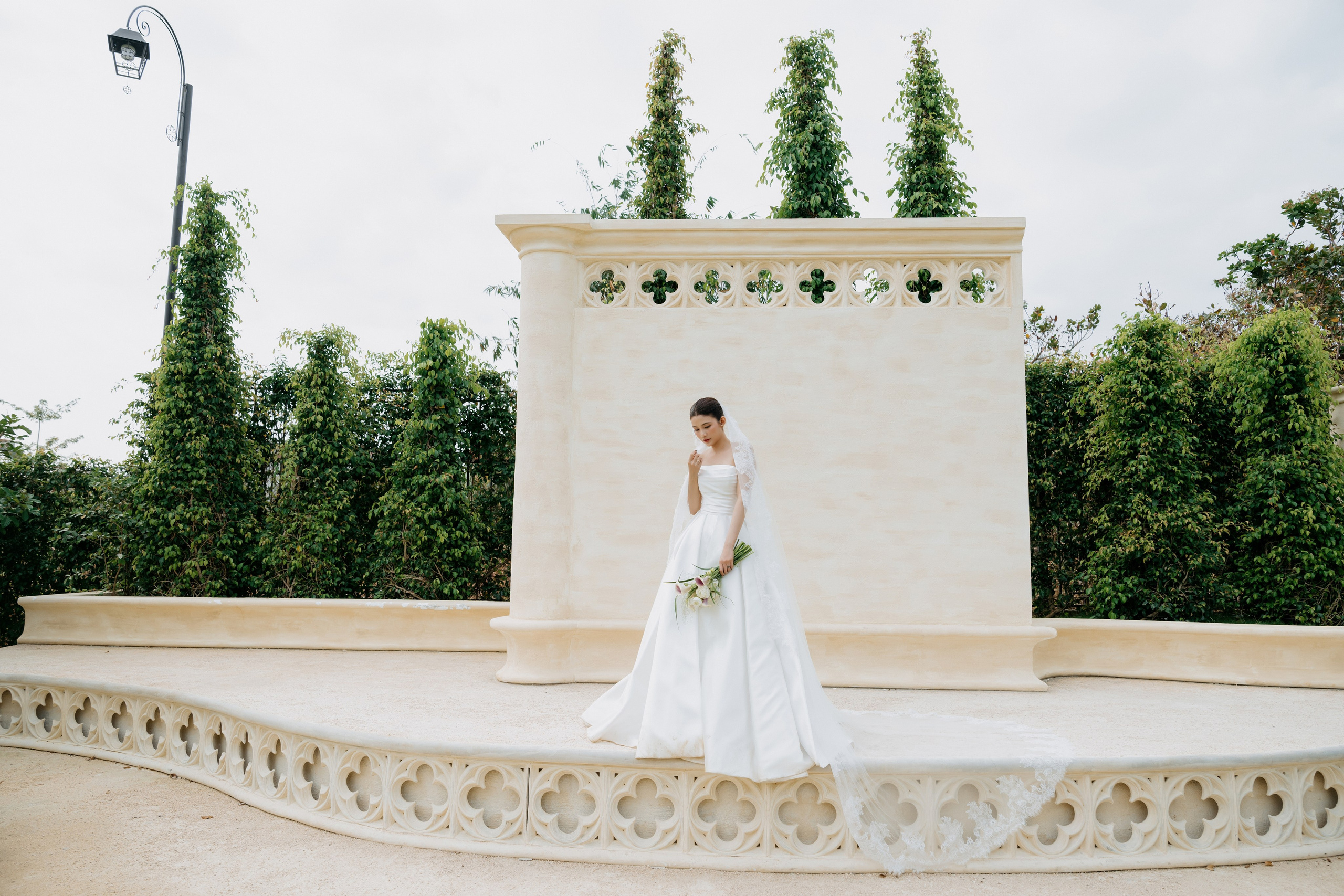 THU & NHU / An garden. Saigon Wedding Present | Art Beyond Moments