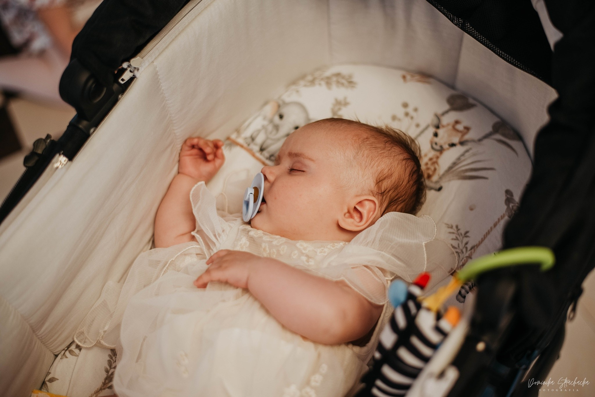 Chrzest Święty Alicji. Dominika Strachacka Fotografia | Fotograf ślubny i rodzinny Opole Lubelskie Lublin