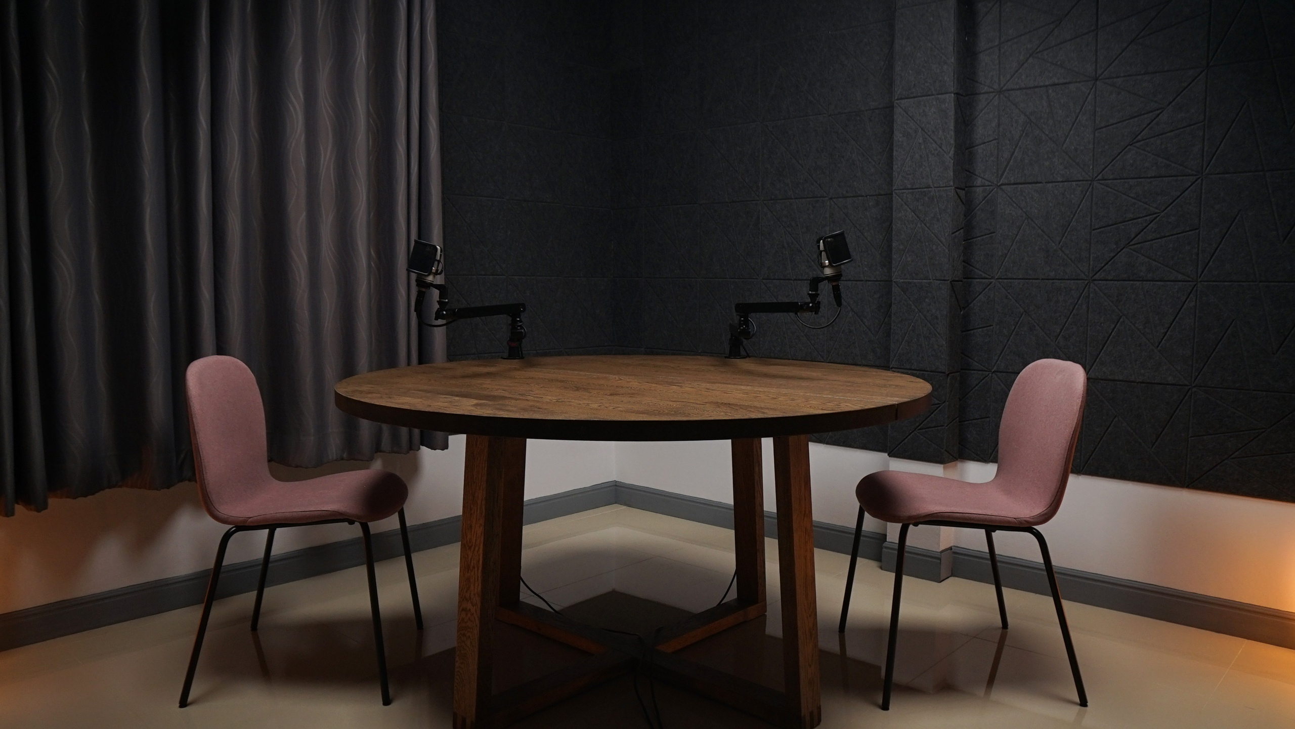 Надо поснимать • студия подкастов на Пхукете