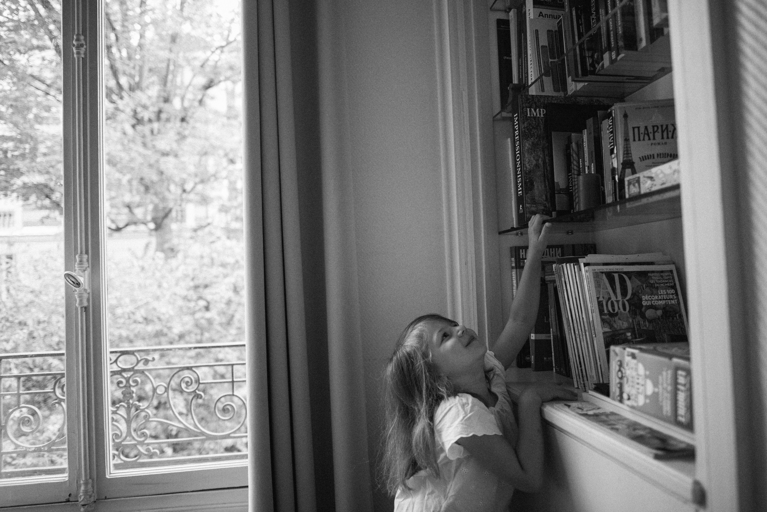 Элегантная семейная история у Эйфелевой башни. Ksenia Marchand/ Lifestyle фотограф в Париже