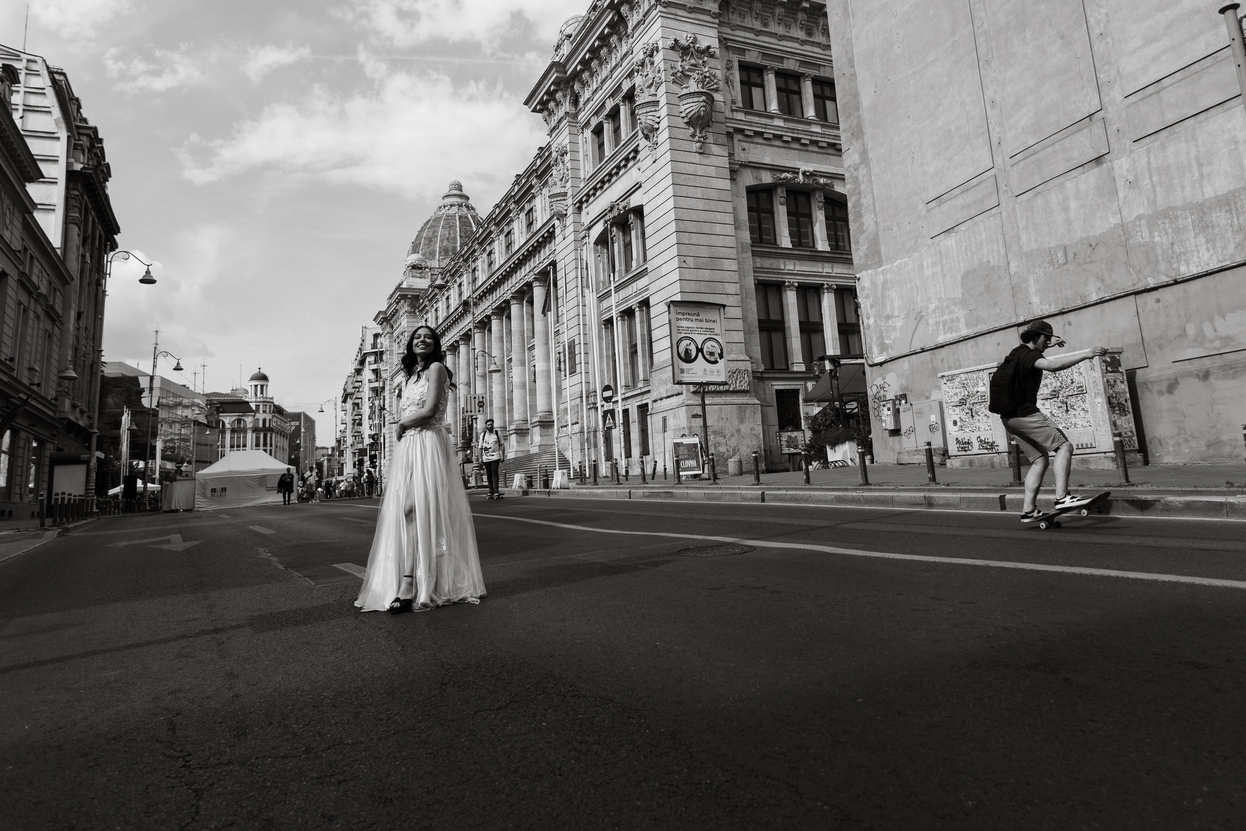 Trash the dress, sedinta foto nunta, centrul vechi, sedinta foto centru vechi, sedinta foto Bucuresti, fotograf nunta Bucuresti, fotograf profesionist centrul vechi, sedinta foto after wedding, Idei pentru ședința foto Trash the dress, locații ședință foto trash the dress în România, sedinta foto dupa nunta, pachet foto “TRASH THE DRESS" After wedding