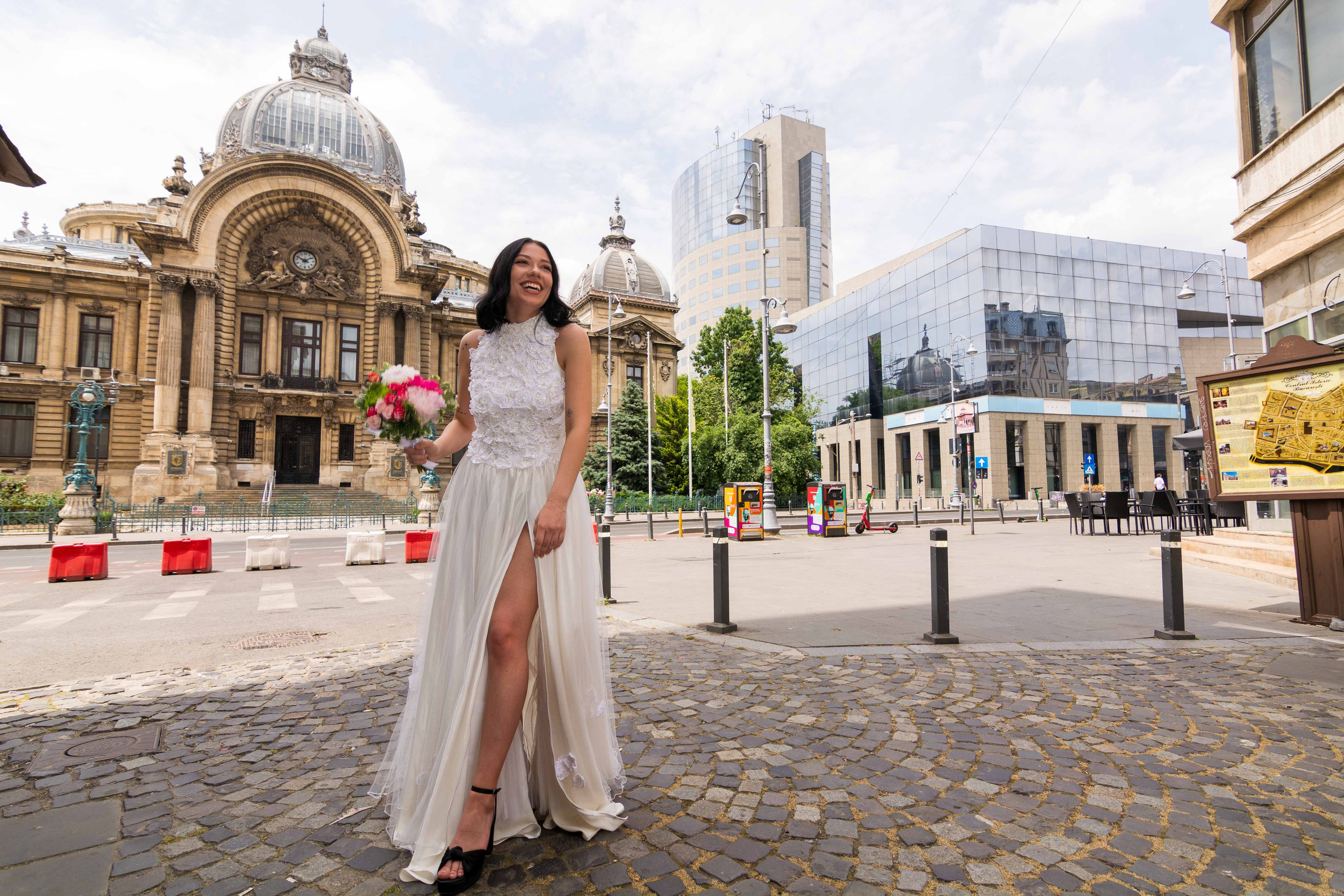 Trash the dress, sedinta foto nunta, centrul vechi, sedinta foto centru vechi, sedinta foto Bucuresti, fotograf nunta Bucuresti, fotograf profesionist centrul vechi, sedinta foto after wedding, Idei pentru ședința foto Trash the dress, locații ședință foto trash the dress în România, sedinta foto dupa nunta, pachet foto “TRASH THE DRESS" After wedding