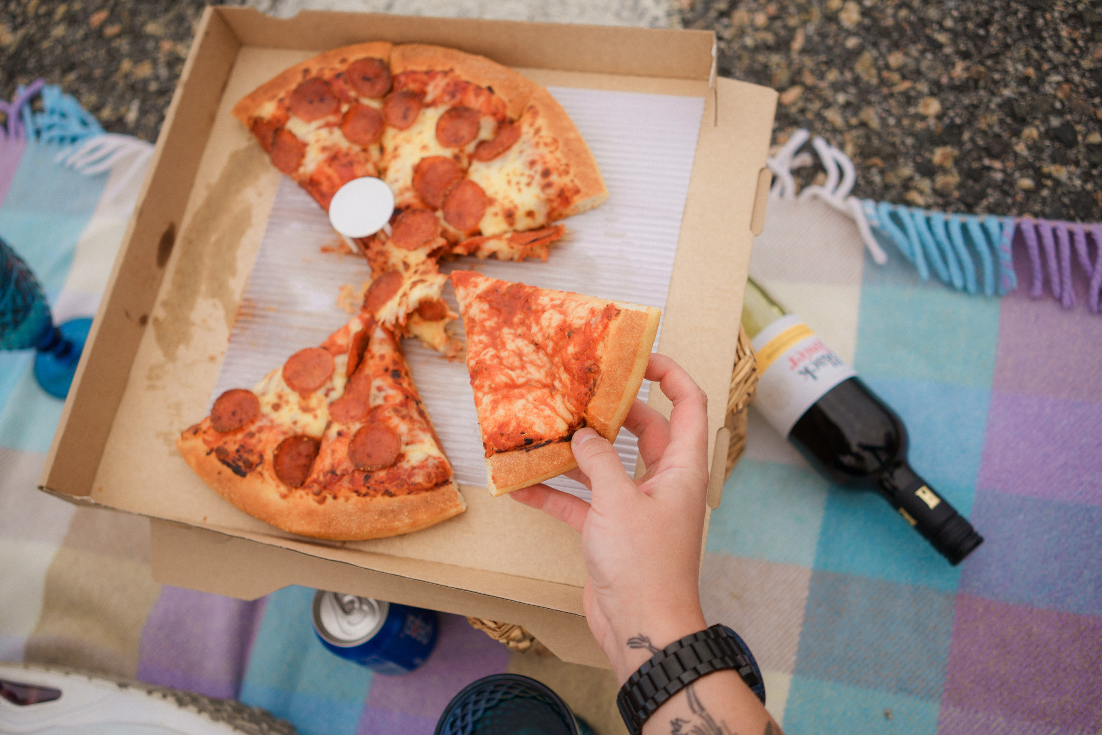 Dokumentaarinen kihlakuvaus Malmin lentokentällä