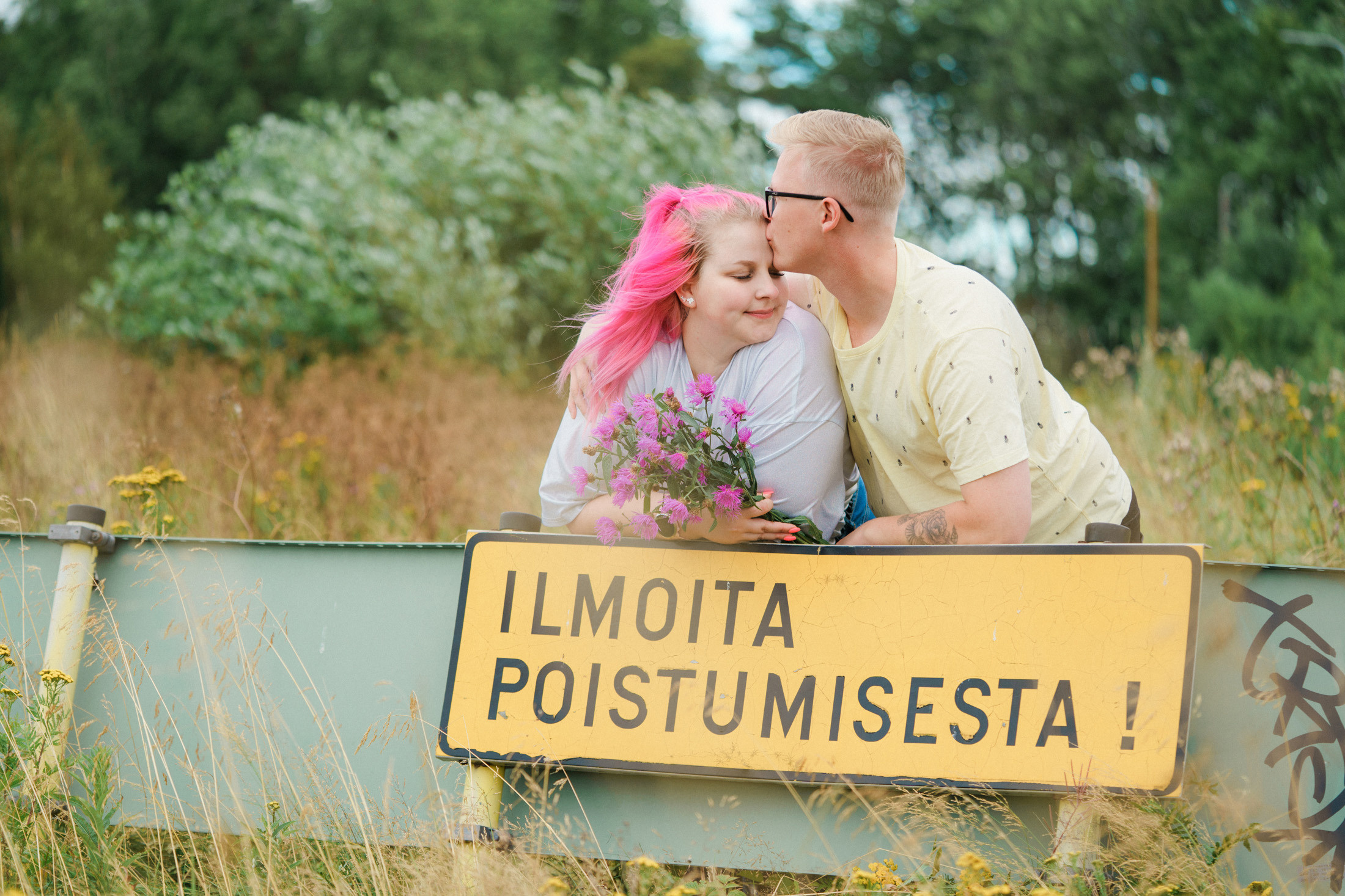 Dokumentaarinen kihlakuvaus Malmin lentokentällä