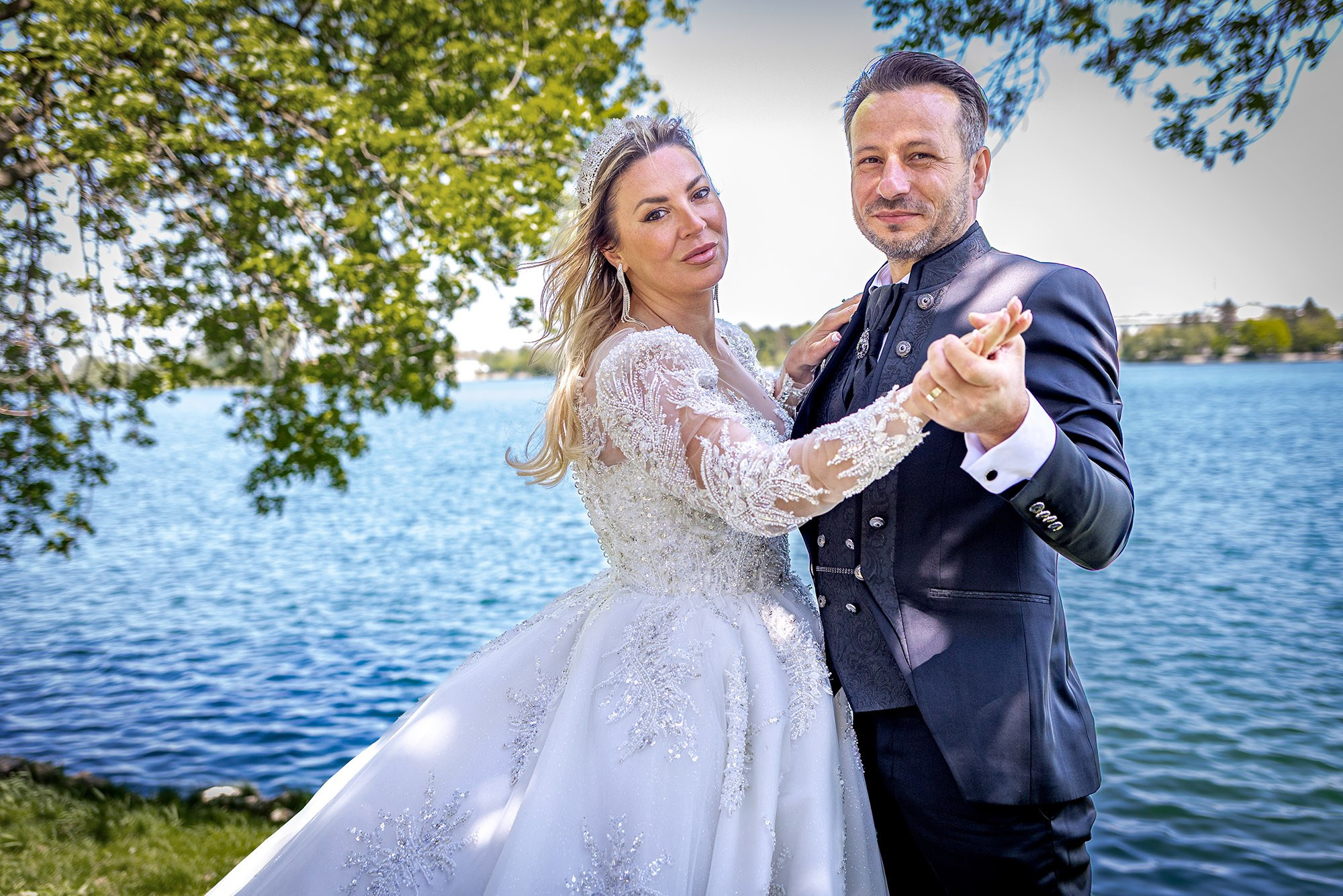 „Trash the Dress – ședință foto după nuntă”. Fotograf nuntă, portrete și evenimente București | Eduard Foto