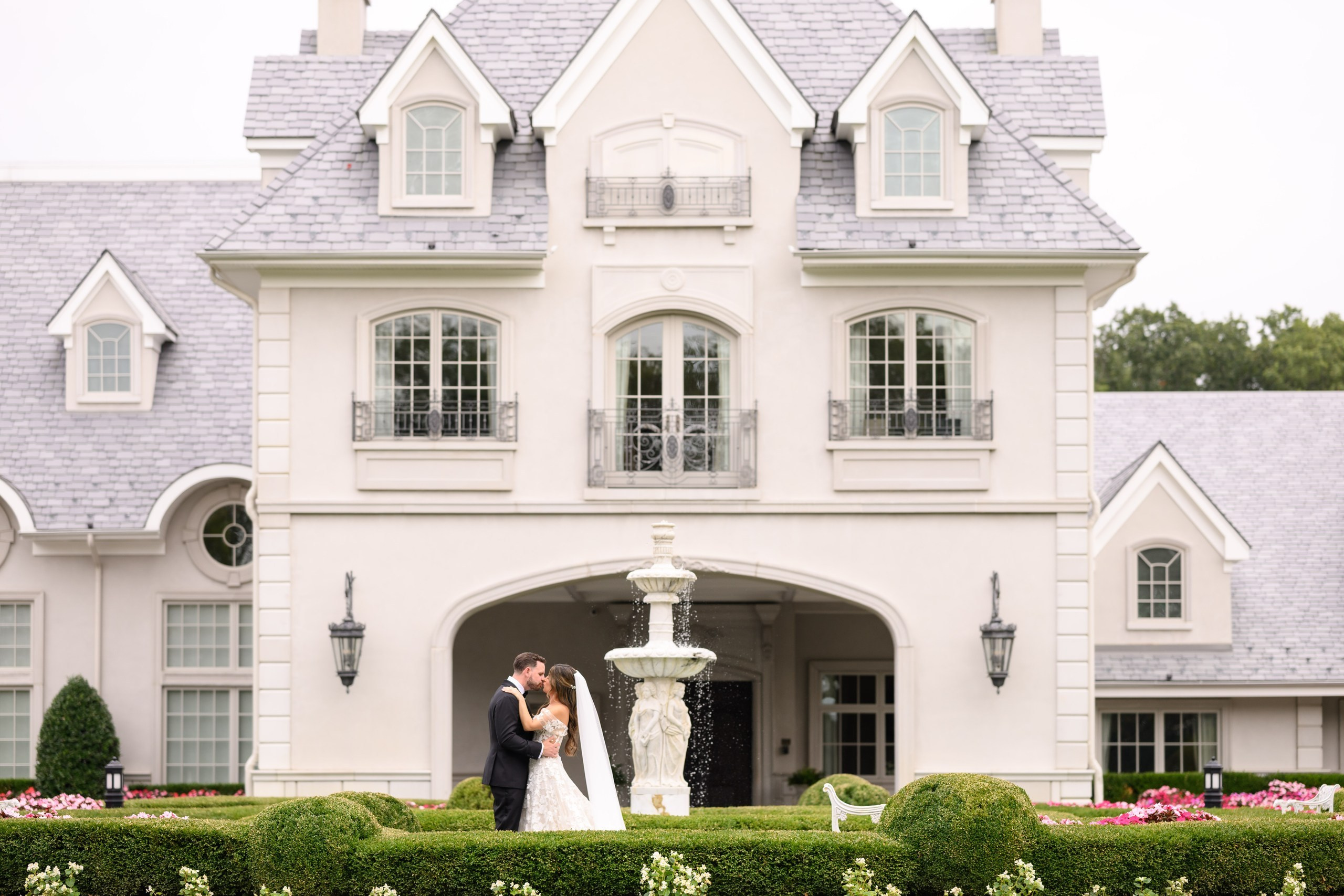 Arianeh & Michael, Park Chateau. Wedding Photo & Video