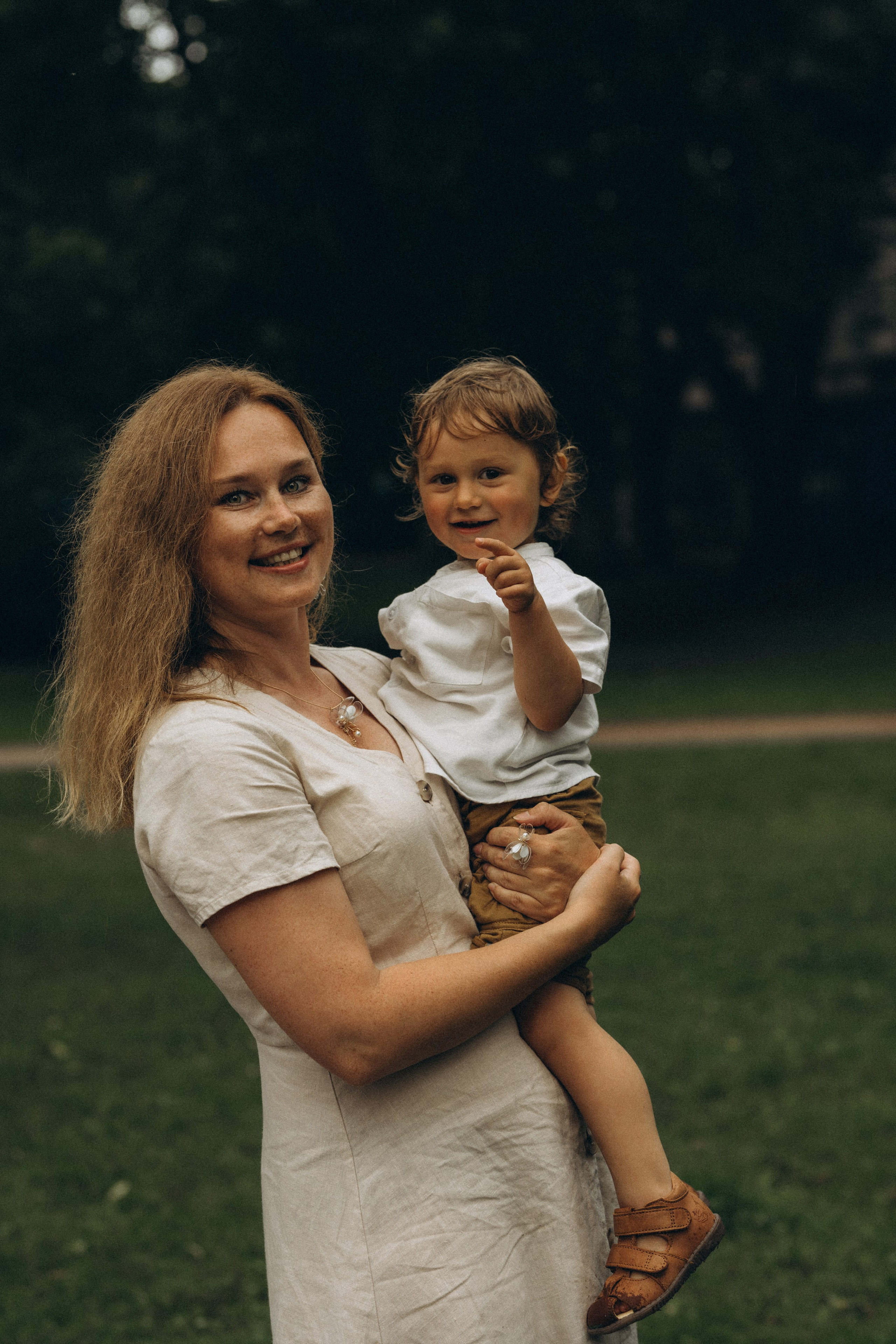 Kaivopuisto. Wedding and potrait photographer in Helsinki Vickan O