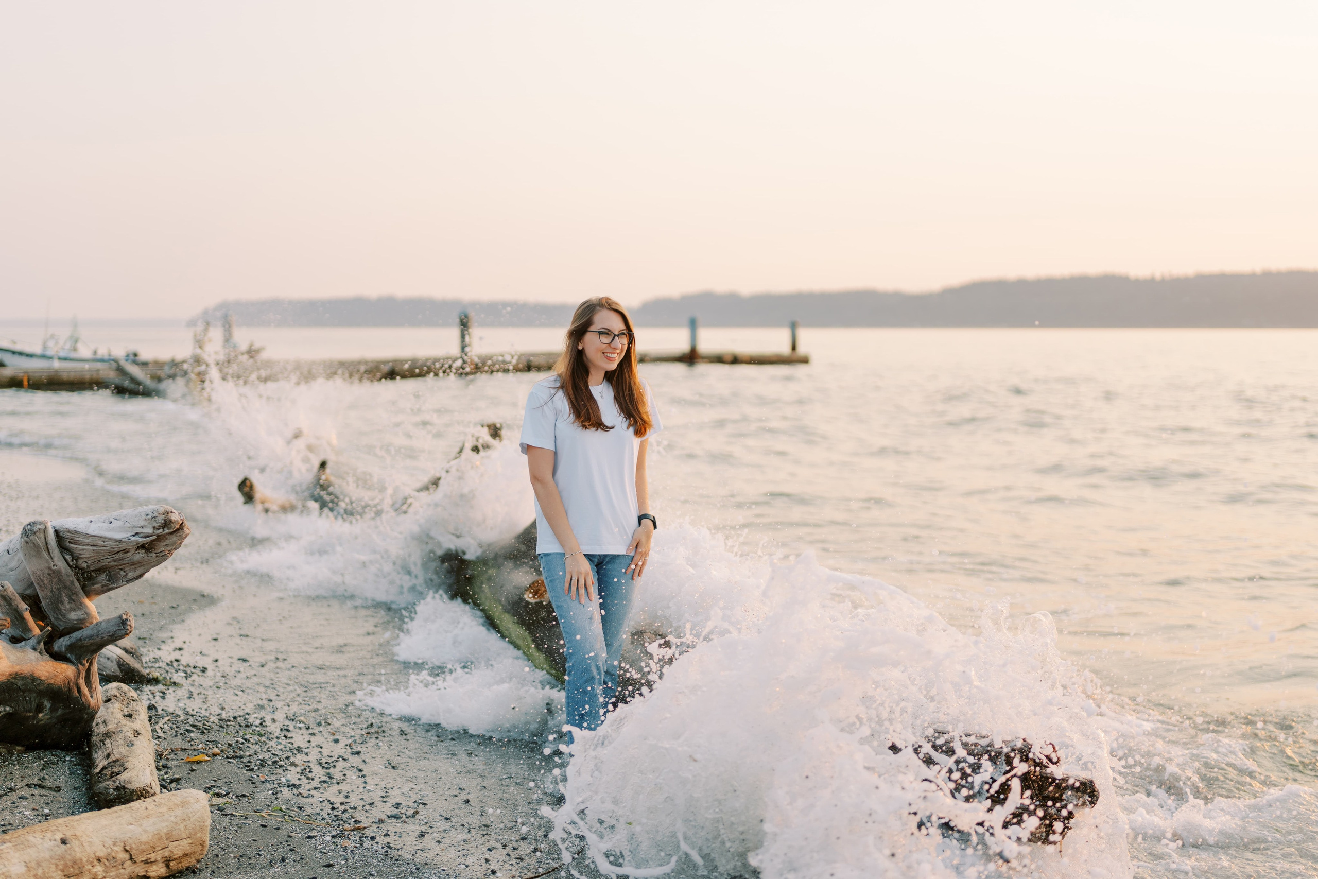 Family photoshoot. Vitalina with her family. August 2024. Lighthouse in Mukilteo. EVAN ARISTOV WEDDING PHOTOGRAPHY — Seattle Wedding Photographer