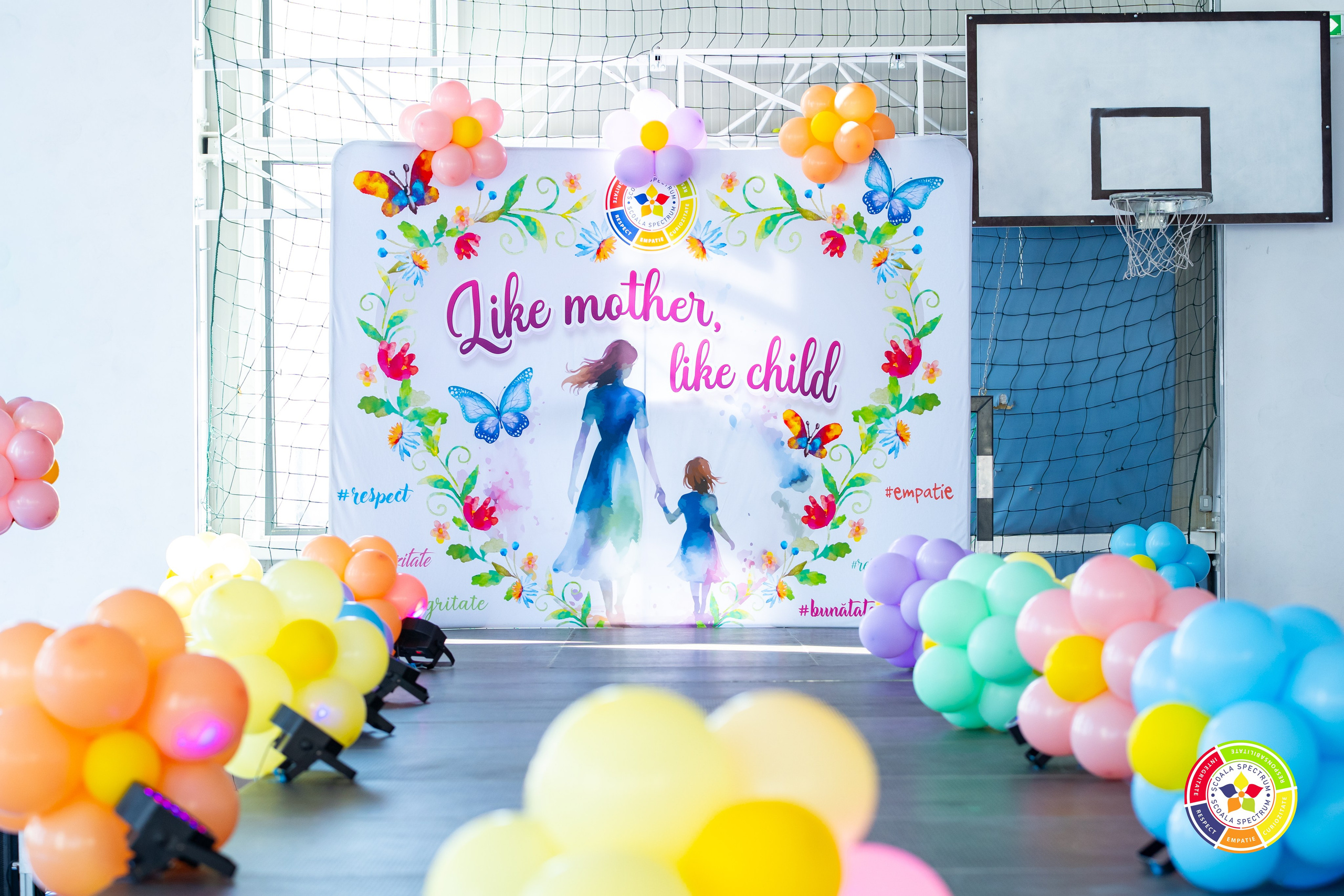 Spectrum “Like Mother, Like Child”. Adelinne — fotograf profesionist în Constanța pentru familii, bebeluși și evenimente