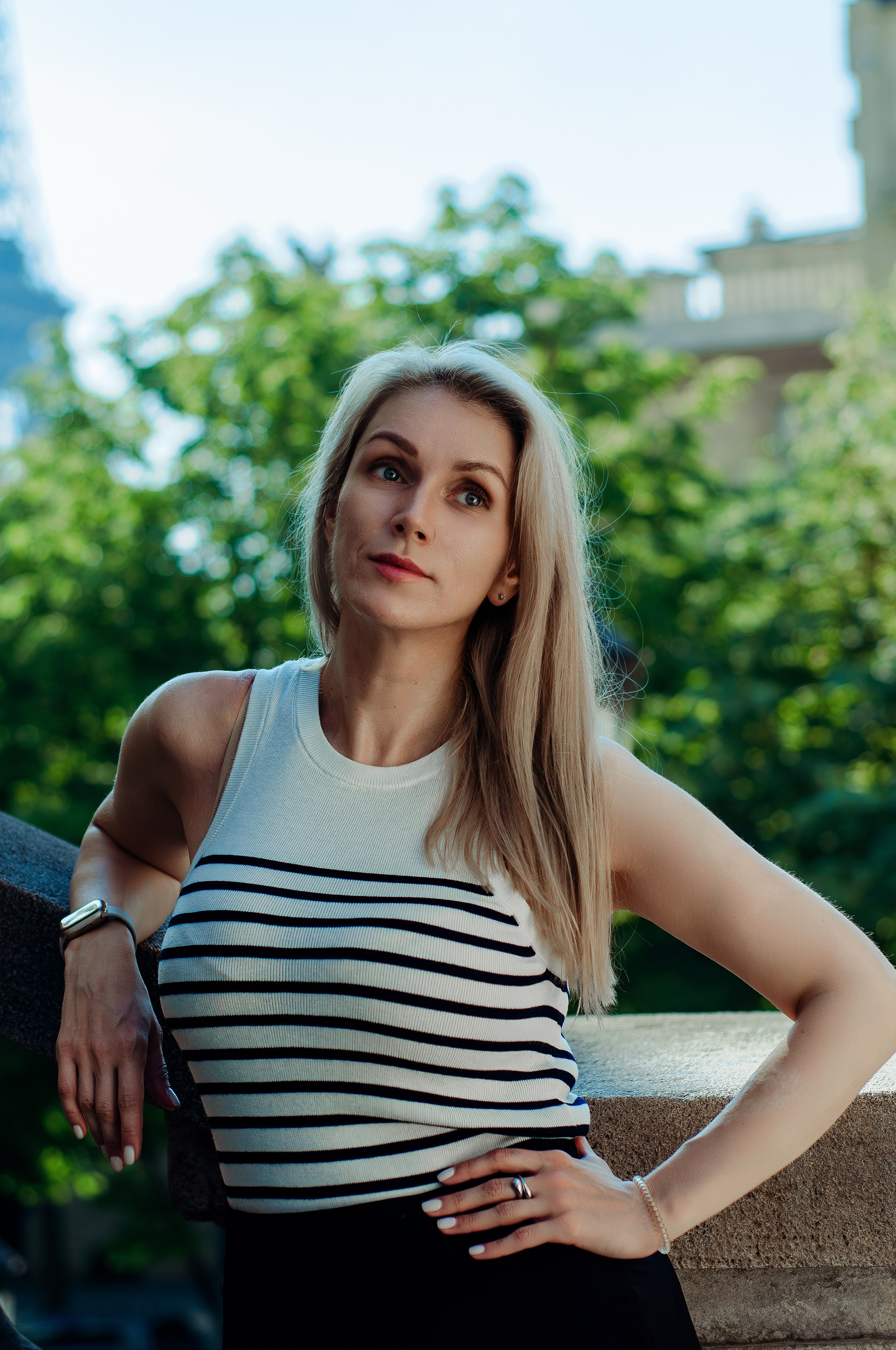 Летняя фотосессия у Эйфелевой башни. Фотограф в Париже Полина Осипова