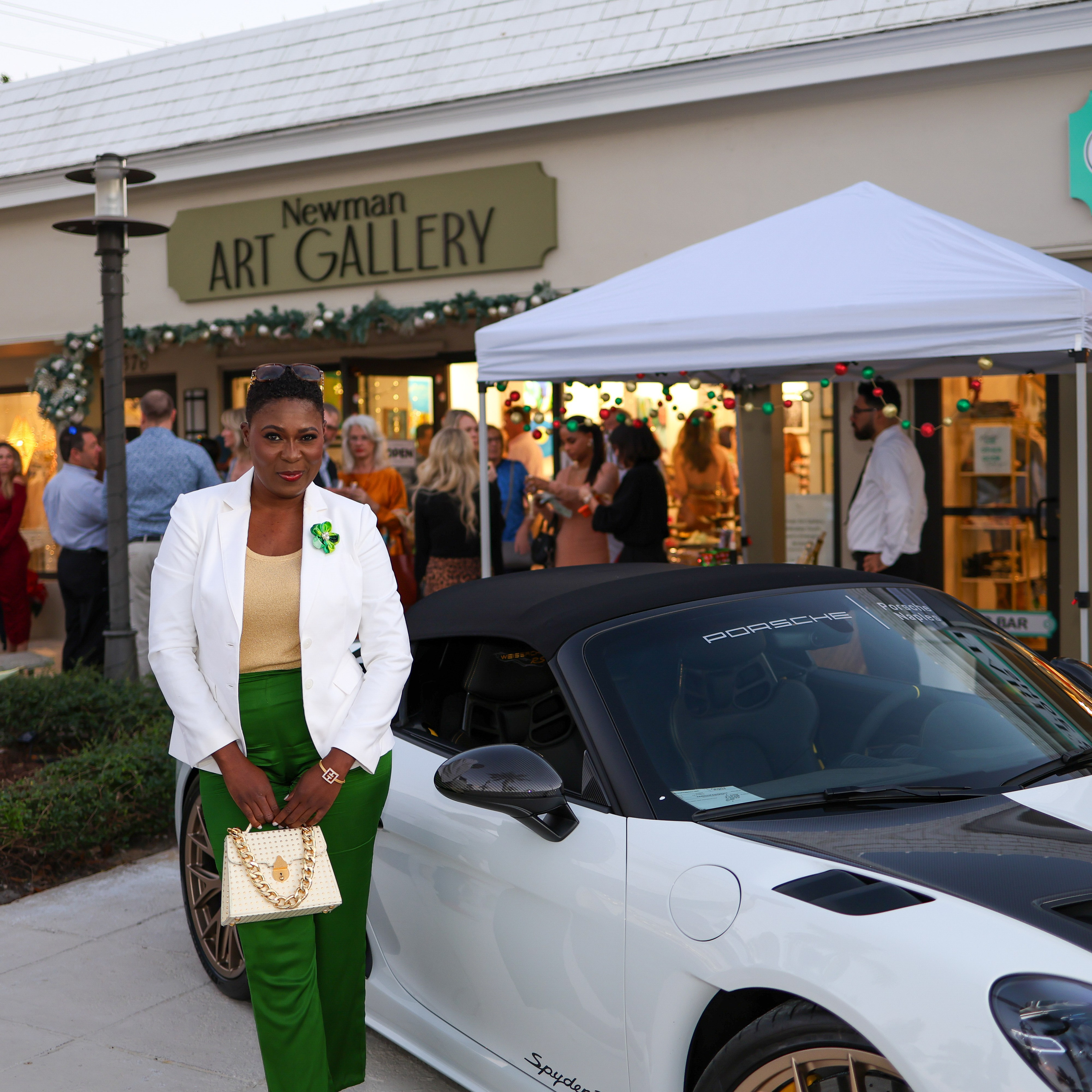 Paradise Coast Lifestyle Magazine. Out and About 239