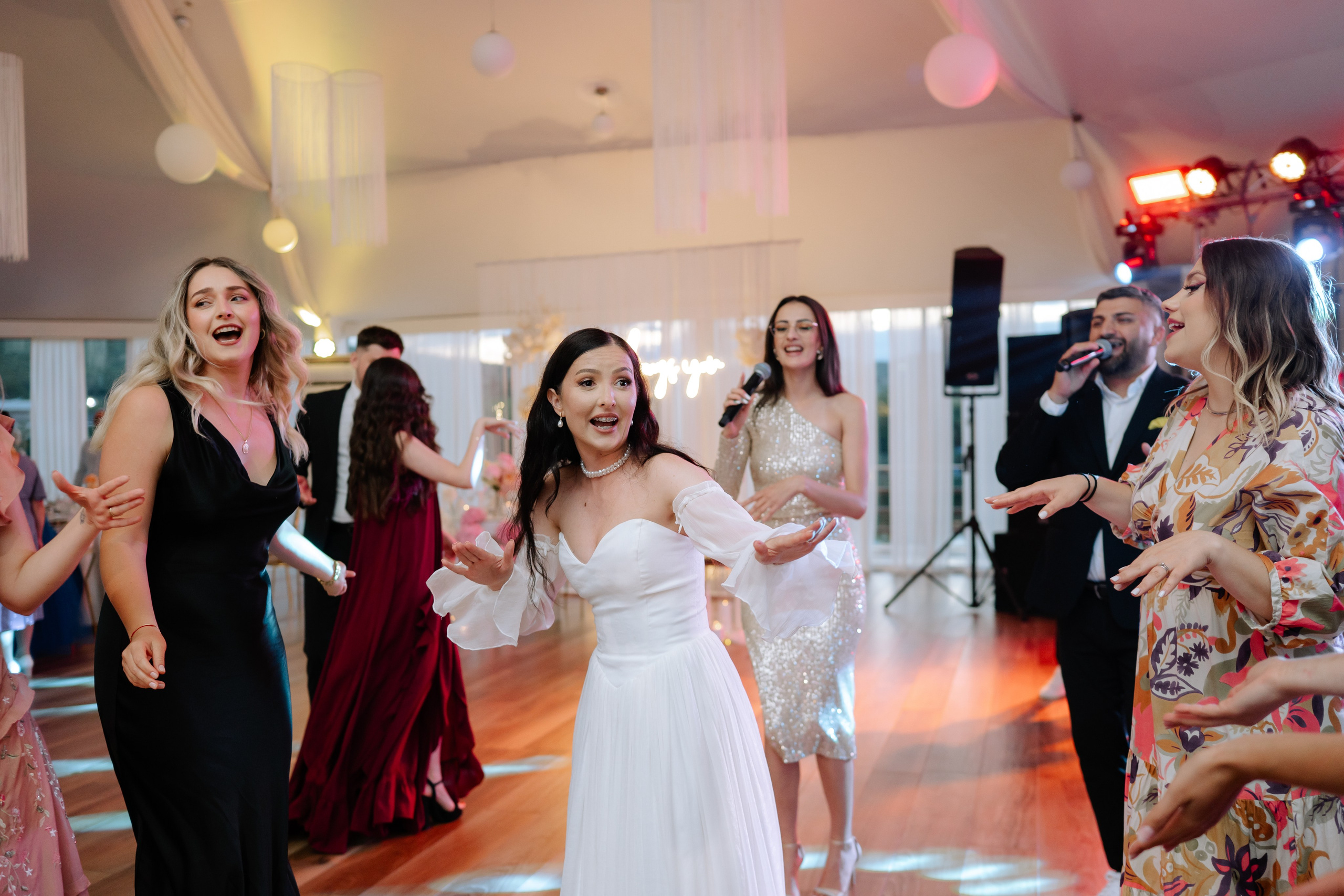 Alina + Gabriel | Liria. Proud Vision Weddings | Wedding Photography & Films — Servicii profesionale Foto Video Nunta Iasi
