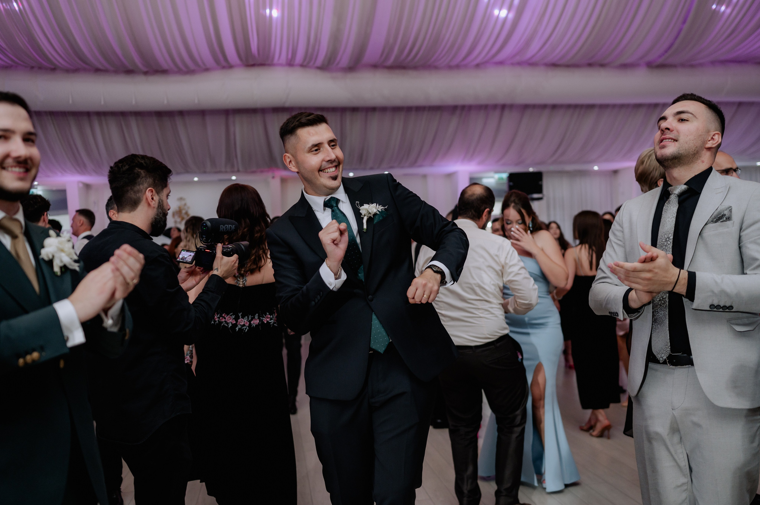 Nunta la Hotel Capitol Iasi. Proud Vision Weddings | Wedding Photography & Film — Servicii profesionale Foto Video Nunta Iasi