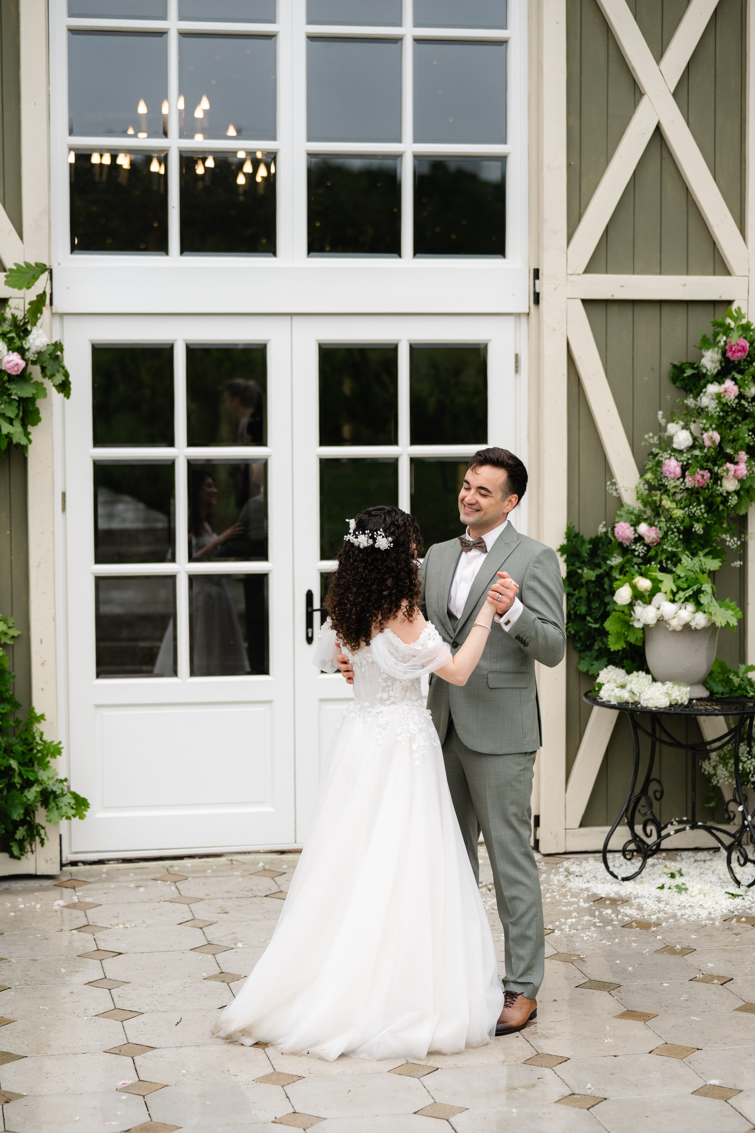 Mona + Vlad | Valea Sanzienelor. Proud Vision Weddings | Wedding Photography & Films — Servicii profesionale Foto Video Nunta Iasi