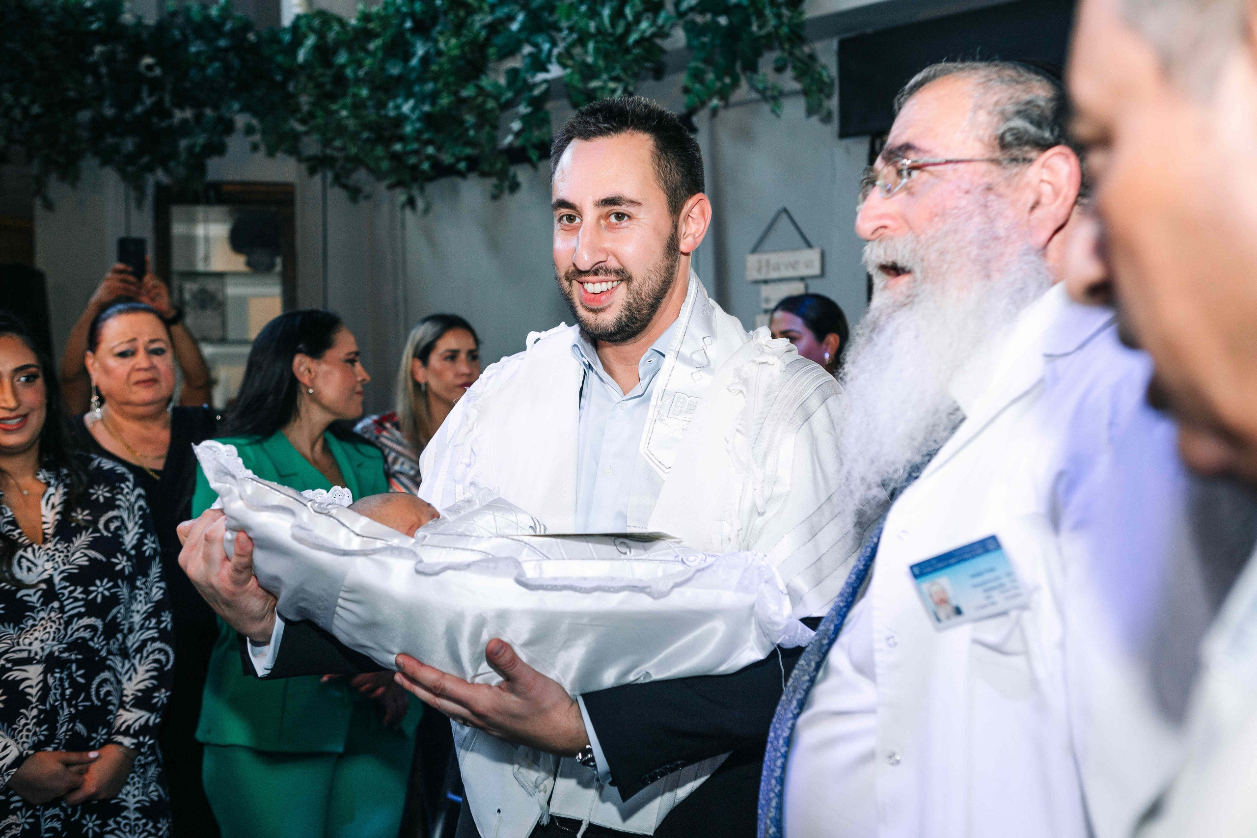 BRIT MILA (BIG EVENT). PHOTOGRAPHER IN ISRAEL