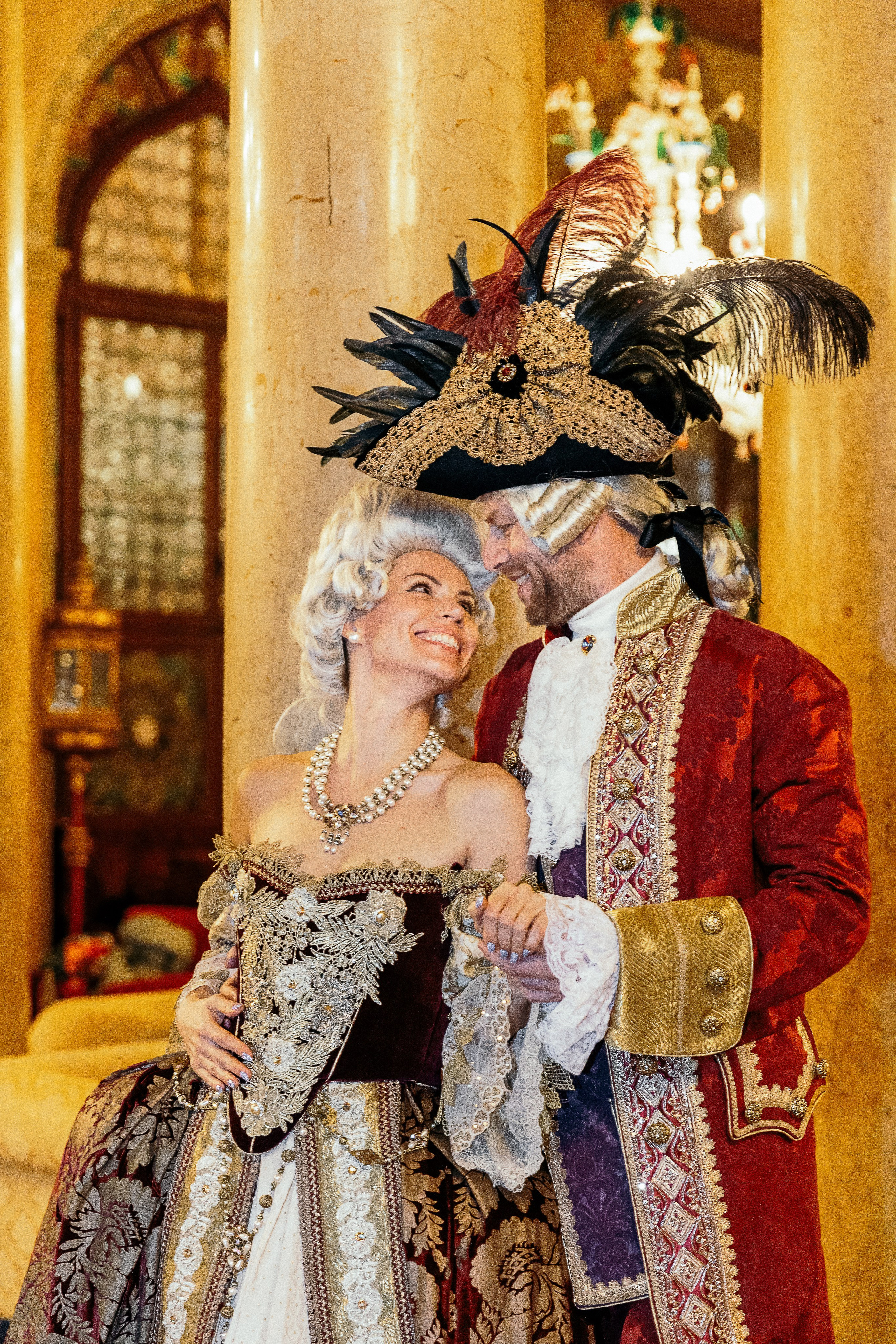 Aleksandr & Ekaterina in venetian carnival