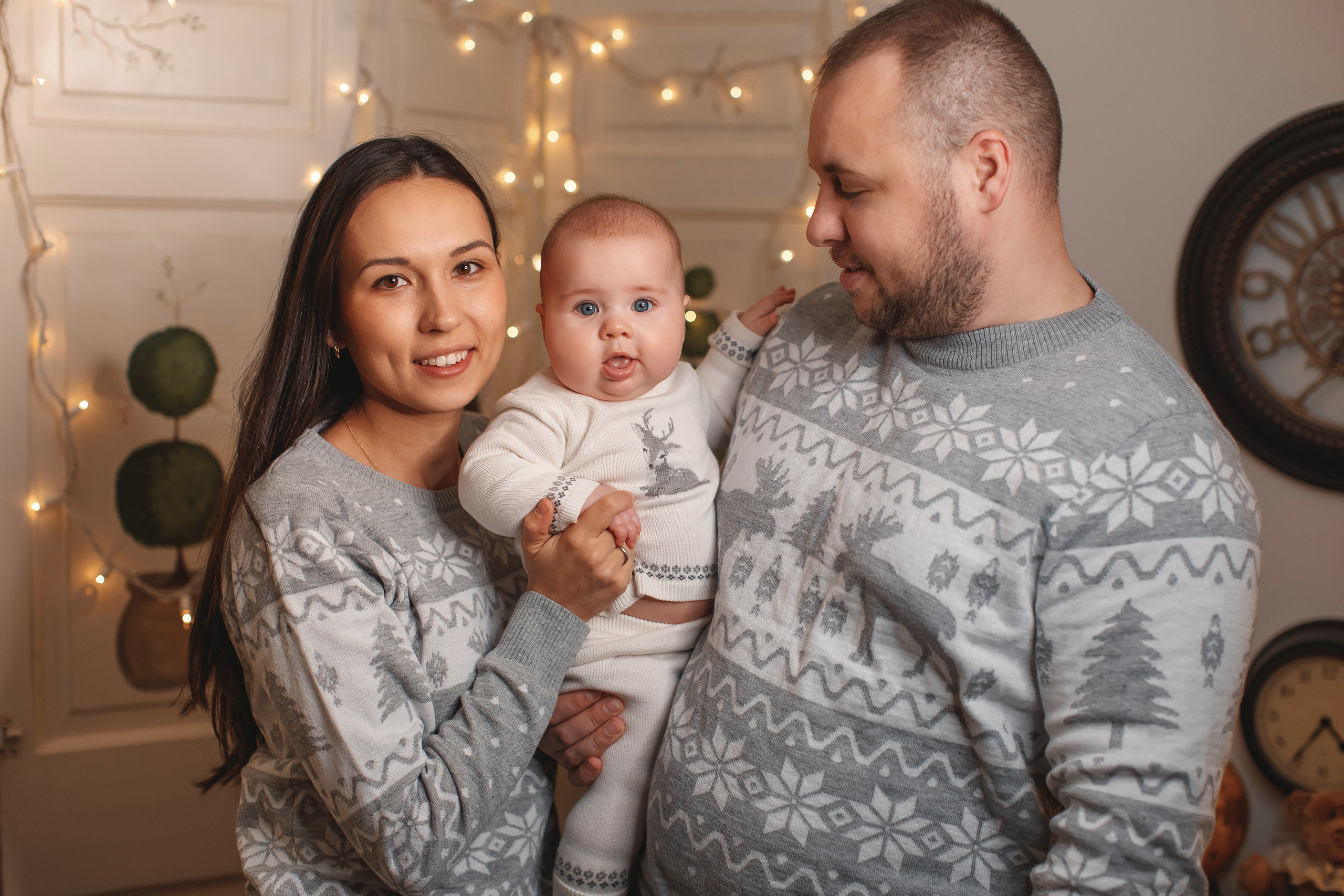 01102021 Christmas Family Photoshoot 24. Wedding family event photographer in Chicago Nick Yushevich