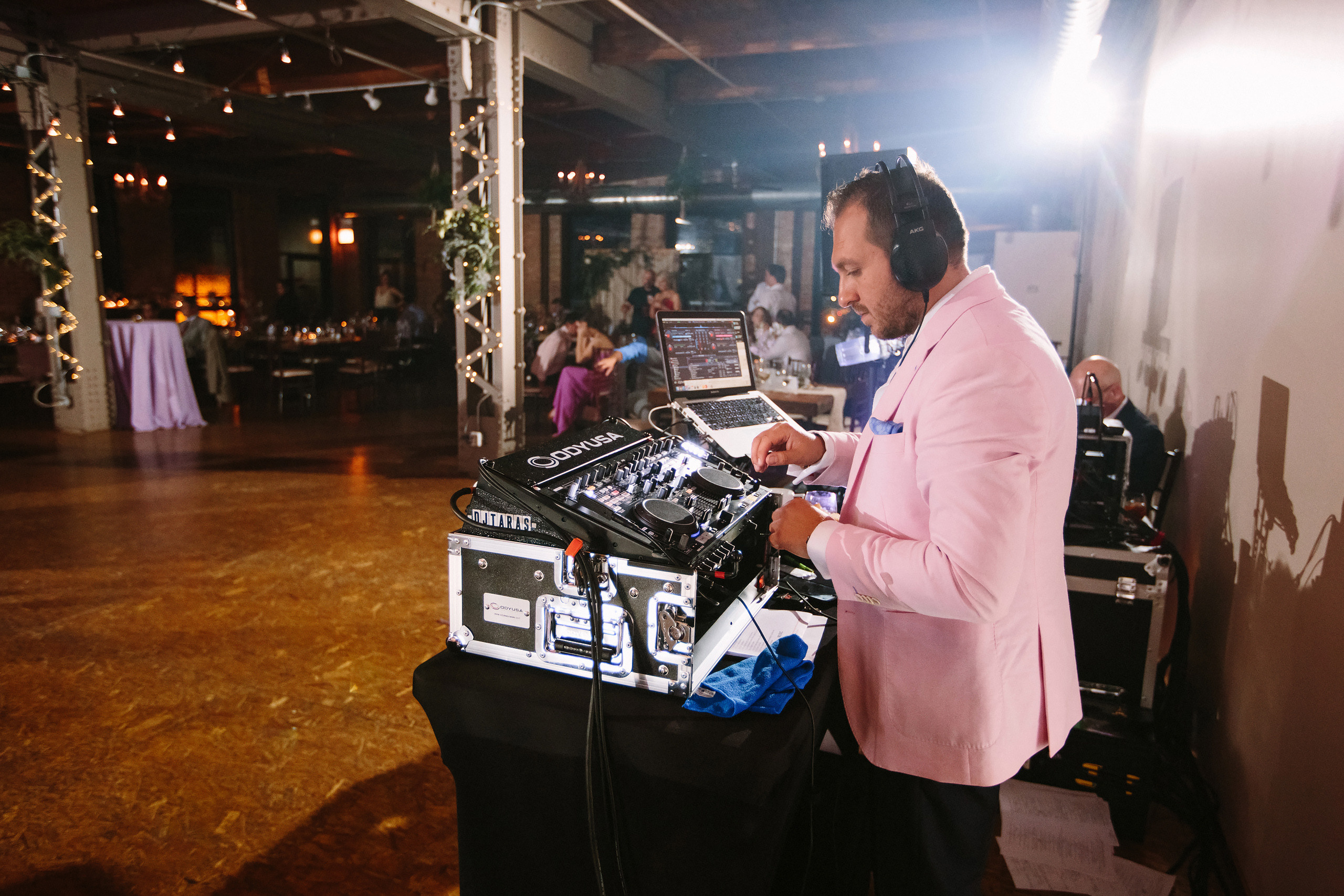 Wedding. Wedding family event photographer in Chicago Nick Yushevich