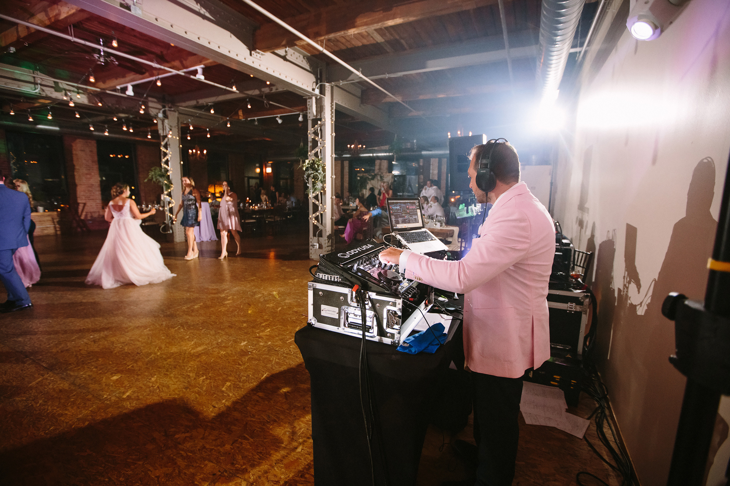 Wedding. Wedding family event photographer in Chicago Nick Yushevich