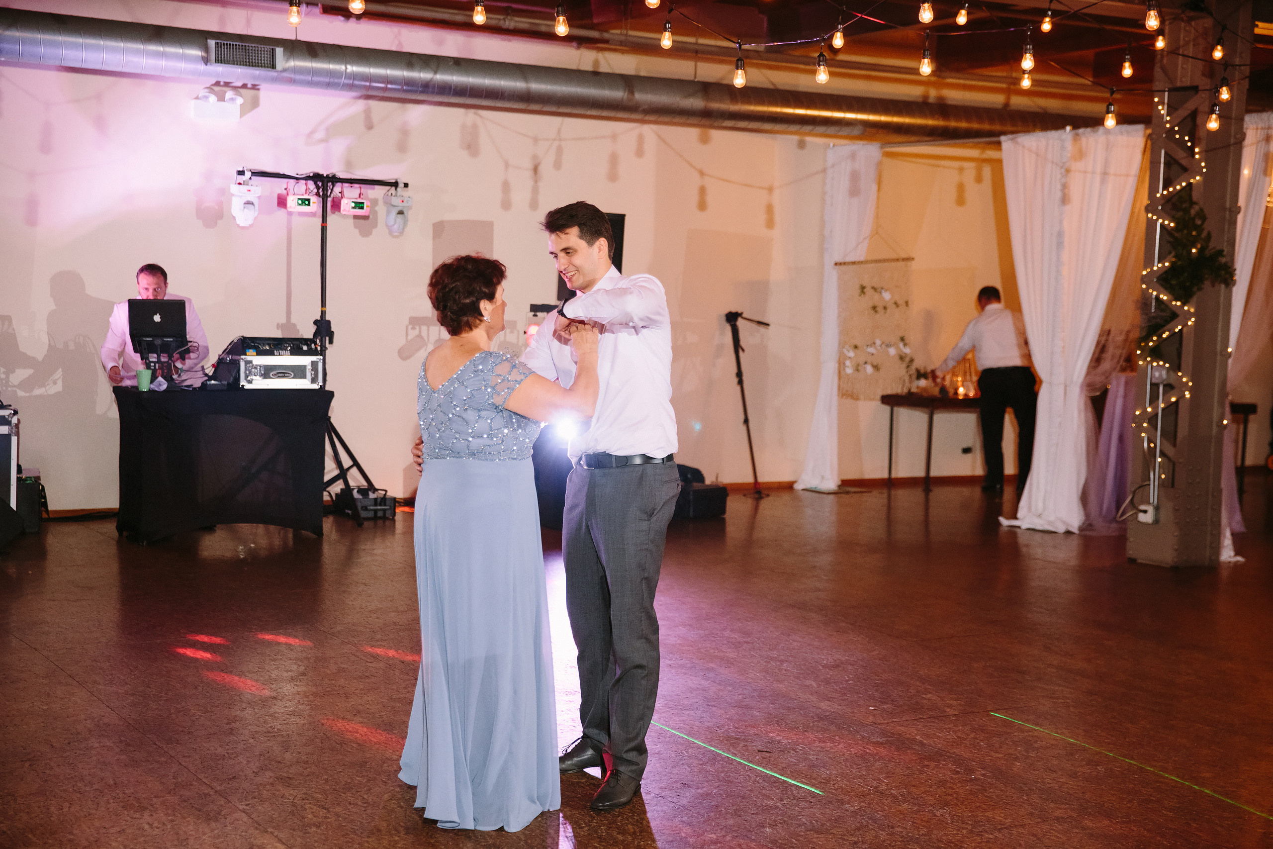 Wedding. Wedding family event photographer in Chicago Nick Yushevich