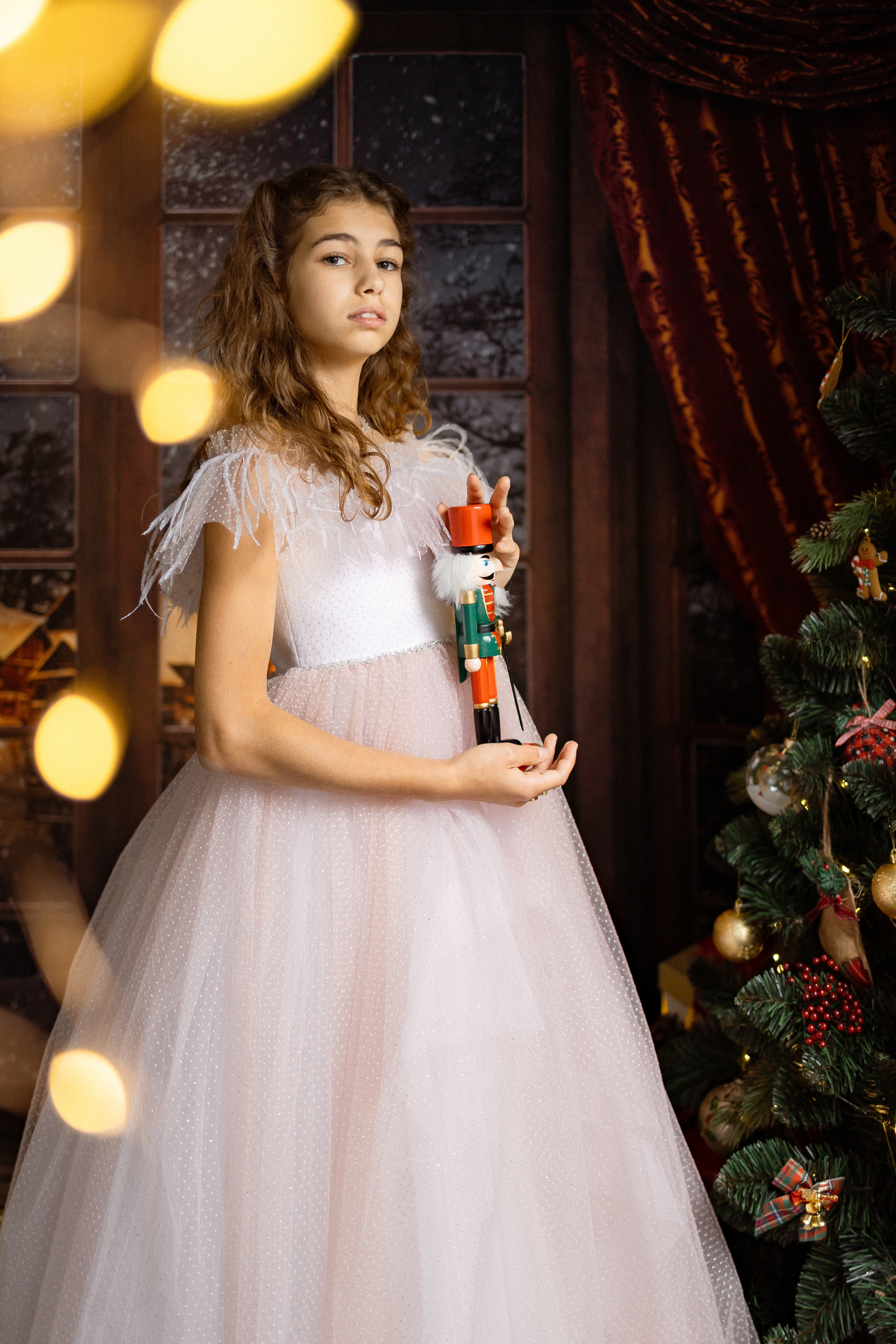 CHRISTMAS MINI FAMILY SESSIONS 2021. Professional garden design and photography services in London