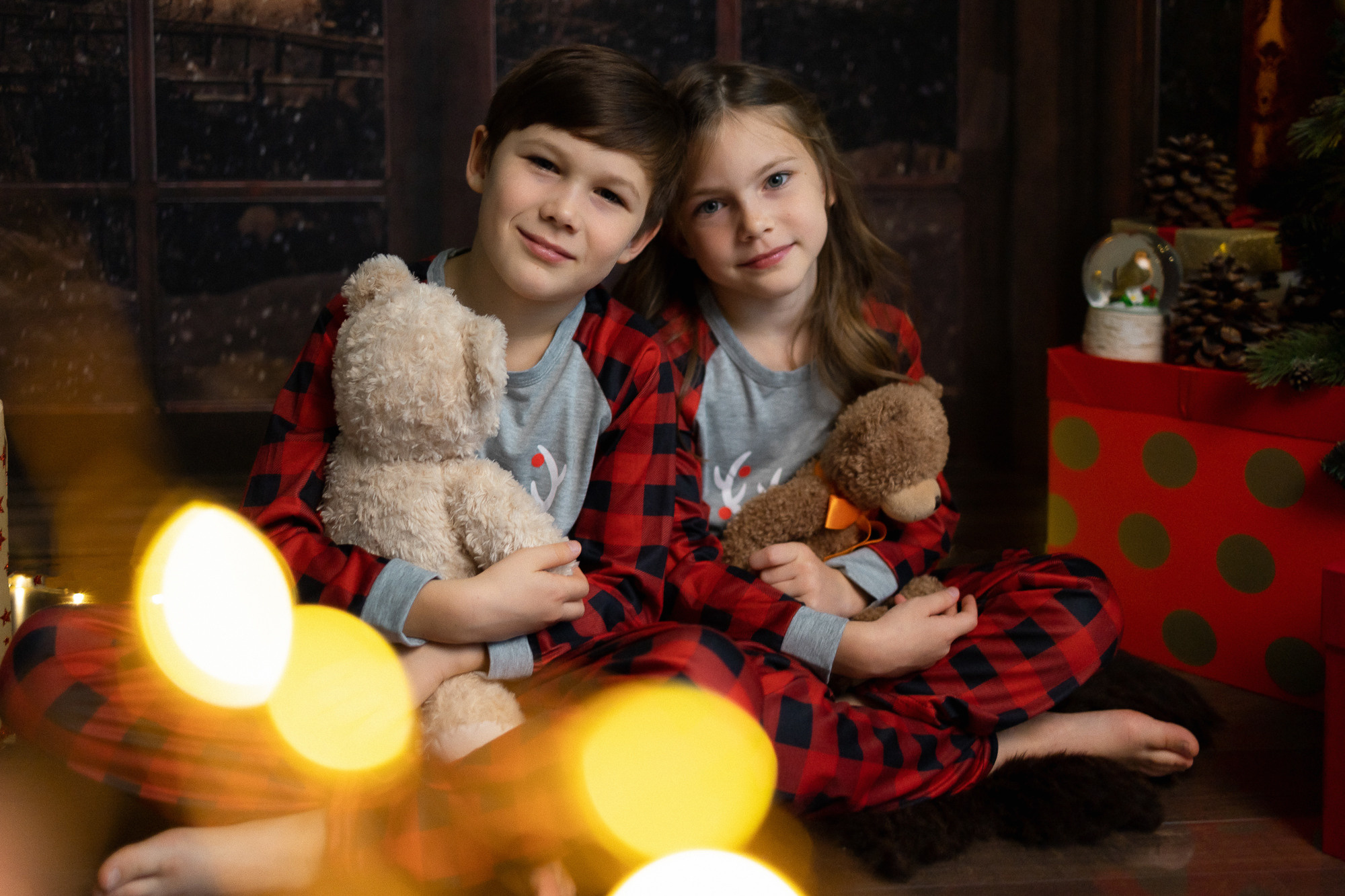 CHRISTMAS MINI FAMILY SESSIONS 2021. Professional garden design and photography services in London