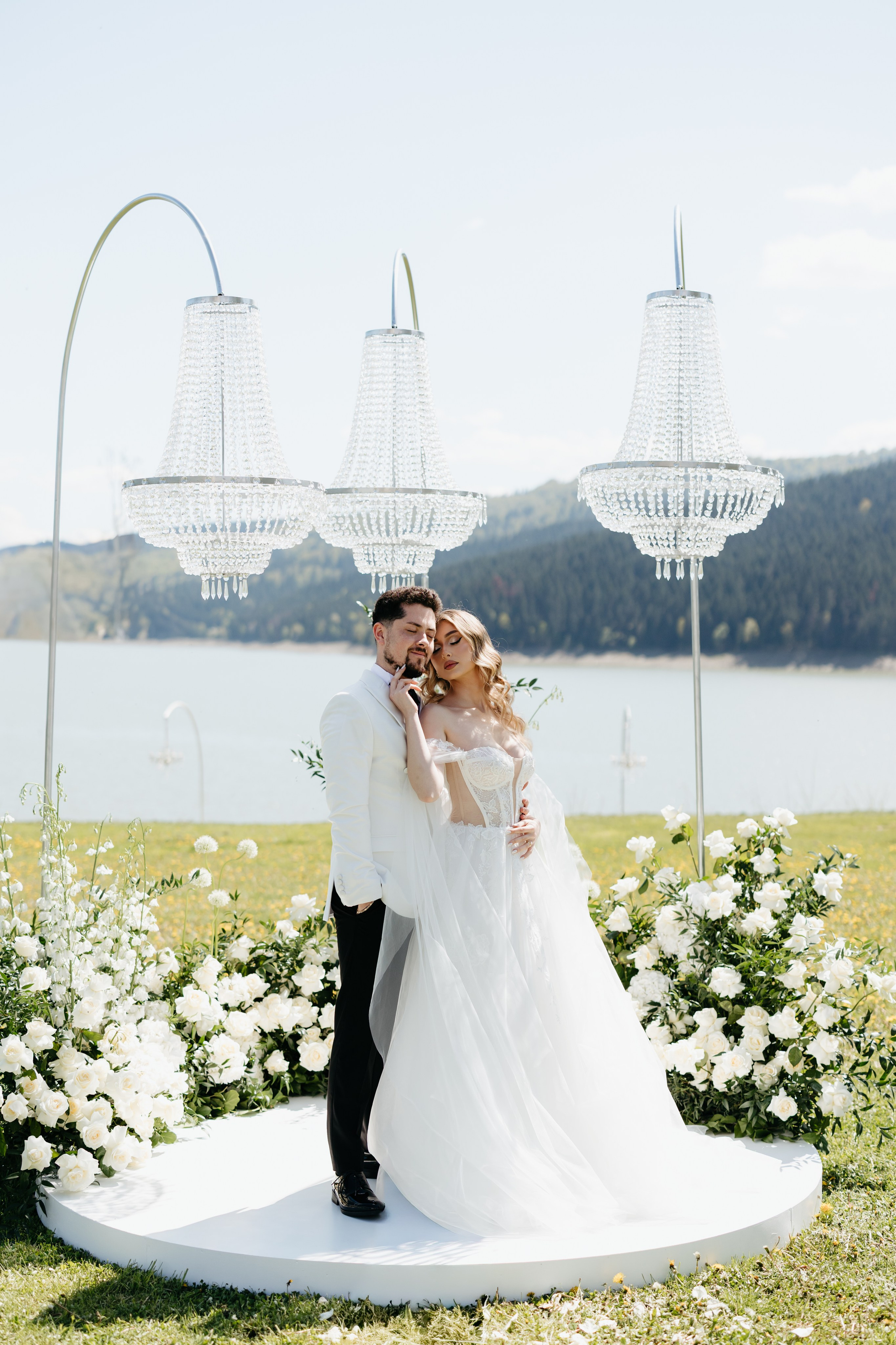 PORTFOLIO. Wedding Photographer Editorial Storytelling Cluj, Romania & Europe|Lore Photography