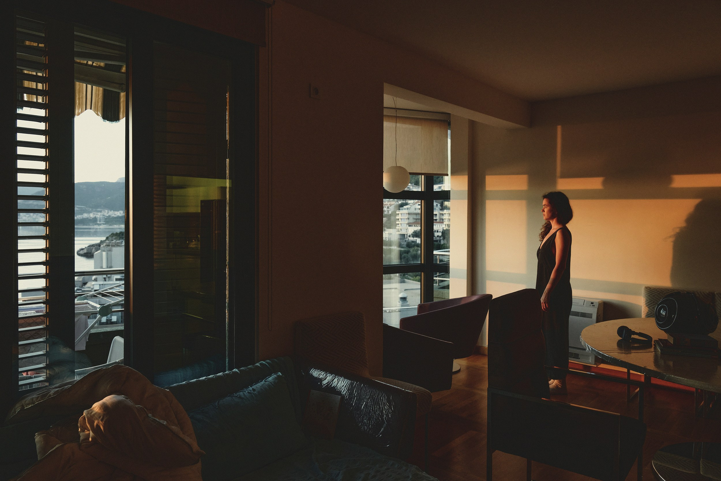 «Ожидание». Евгения. Вдохновляясь творчеством Эдварда Хоппера. Портретный фотограф Алена Новгородцева