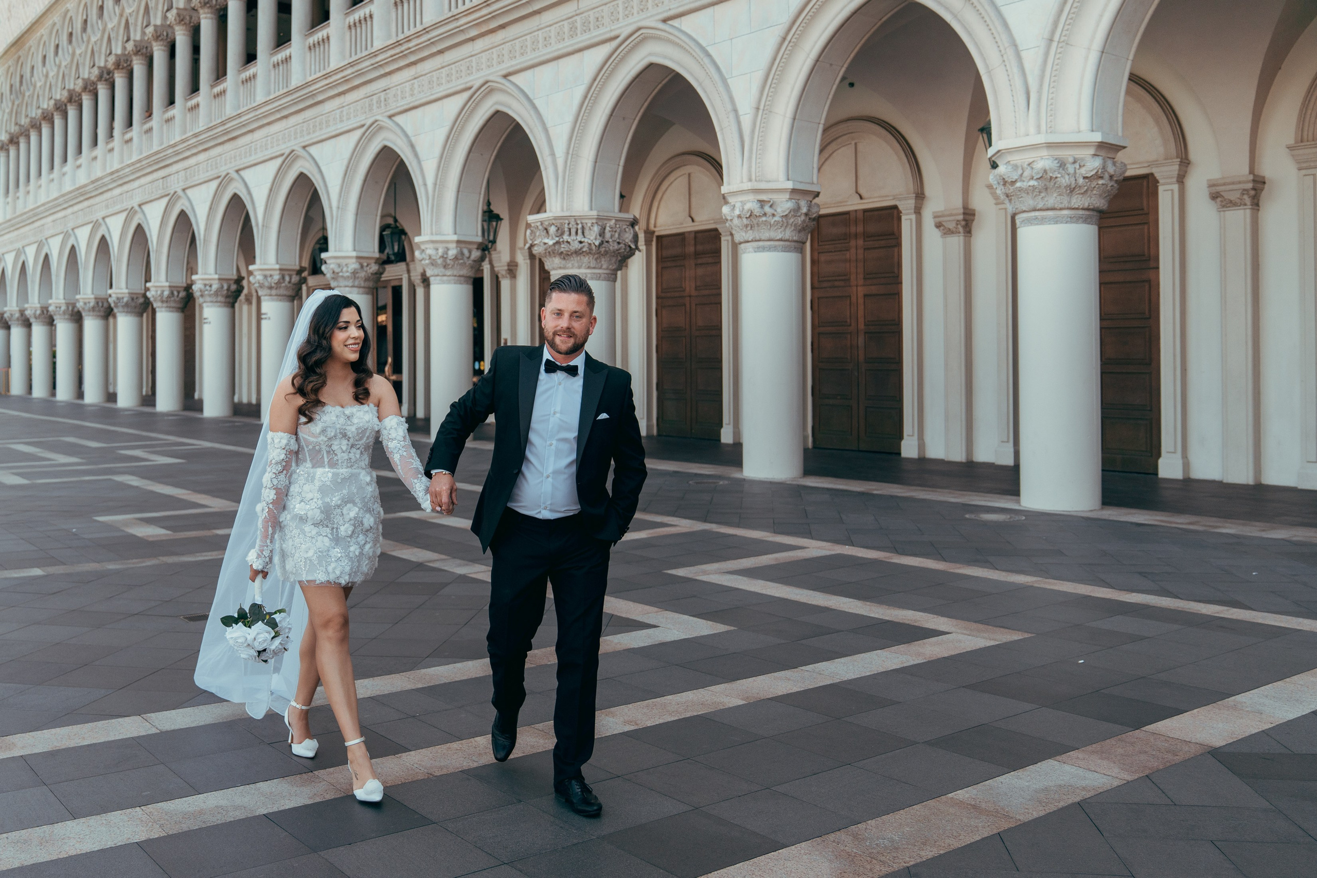 Sara&John. Wedding & elopement photographer Viktoriya Kravtsov. Las Vegas