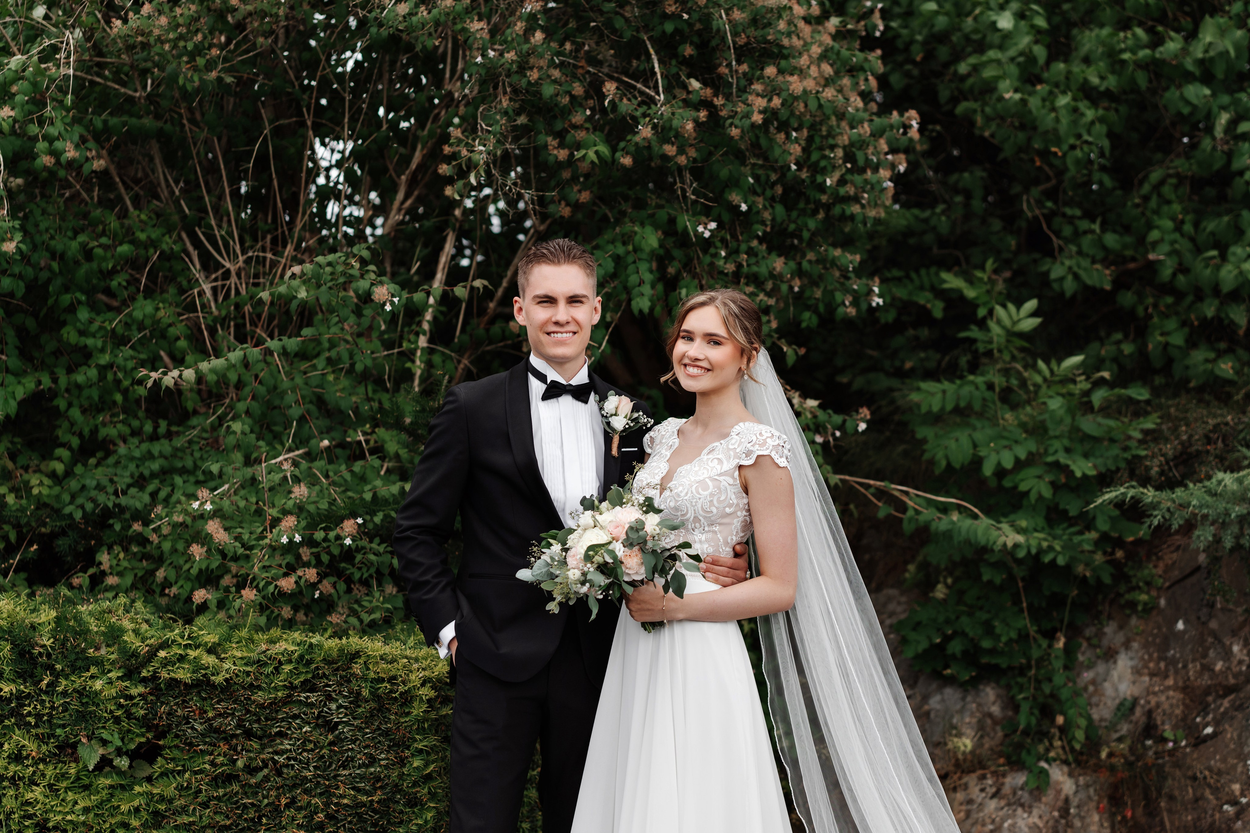 MAYA & JOEL. Bryllupsfotograf i hele Norge